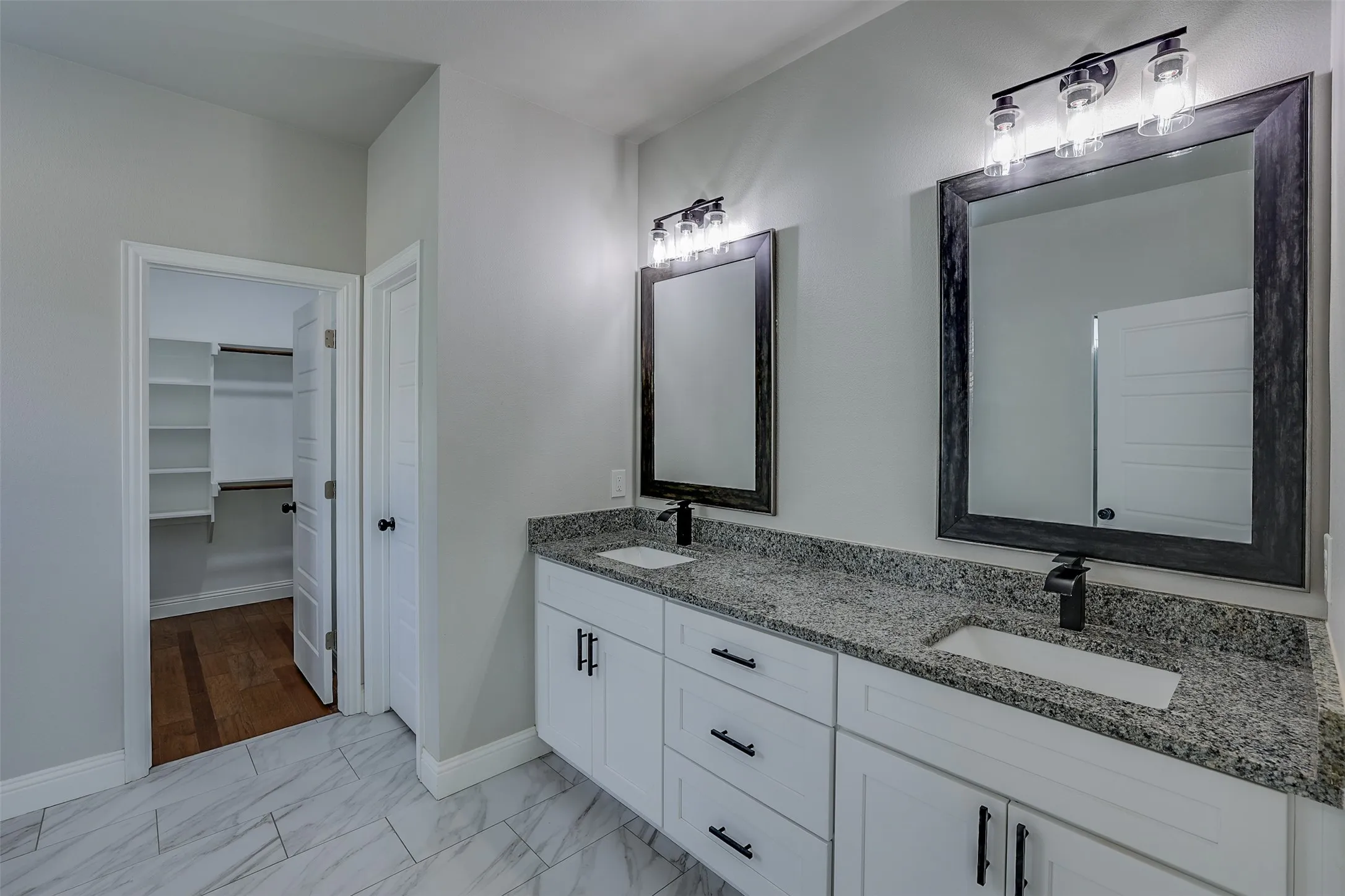 Single Family Residence For Sale in Tarrant County , 1804 Eastwood Court, Mansfield, Texas 76063, 5 Bedroom, 4 Bathroom, 2 Garage spaces, 3,716 Sqft, built in 2022, mls#21350437, Real Estate Agent in Mansfield, Homes For Sale in Tarrant county, Homes For Sale in Mansfield, Realtor in Mansfield Texas, Real Estate Brokerage Independent Realty Texas, Luminita Cordes Realtor