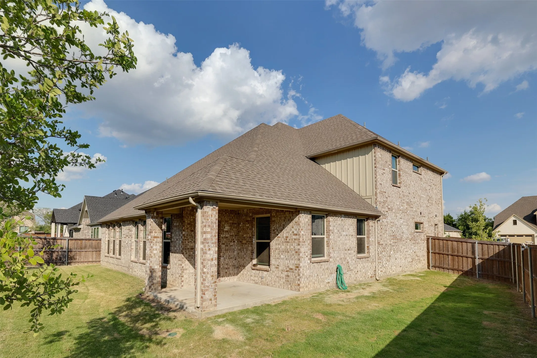 Single Family Residence For Sale in Tarrant County , 1804 Eastwood Court, Mansfield, Texas 76063, 5 Bedroom, 4 Bathroom, 2 Garage spaces, 3,716 Sqft, built in 2022, mls#21350437, Real Estate Agent in Mansfield, Homes For Sale in Tarrant county, Homes For Sale in Mansfield, Realtor in Mansfield Texas, Real Estate Brokerage Independent Realty Texas, Luminita Cordes Realtor