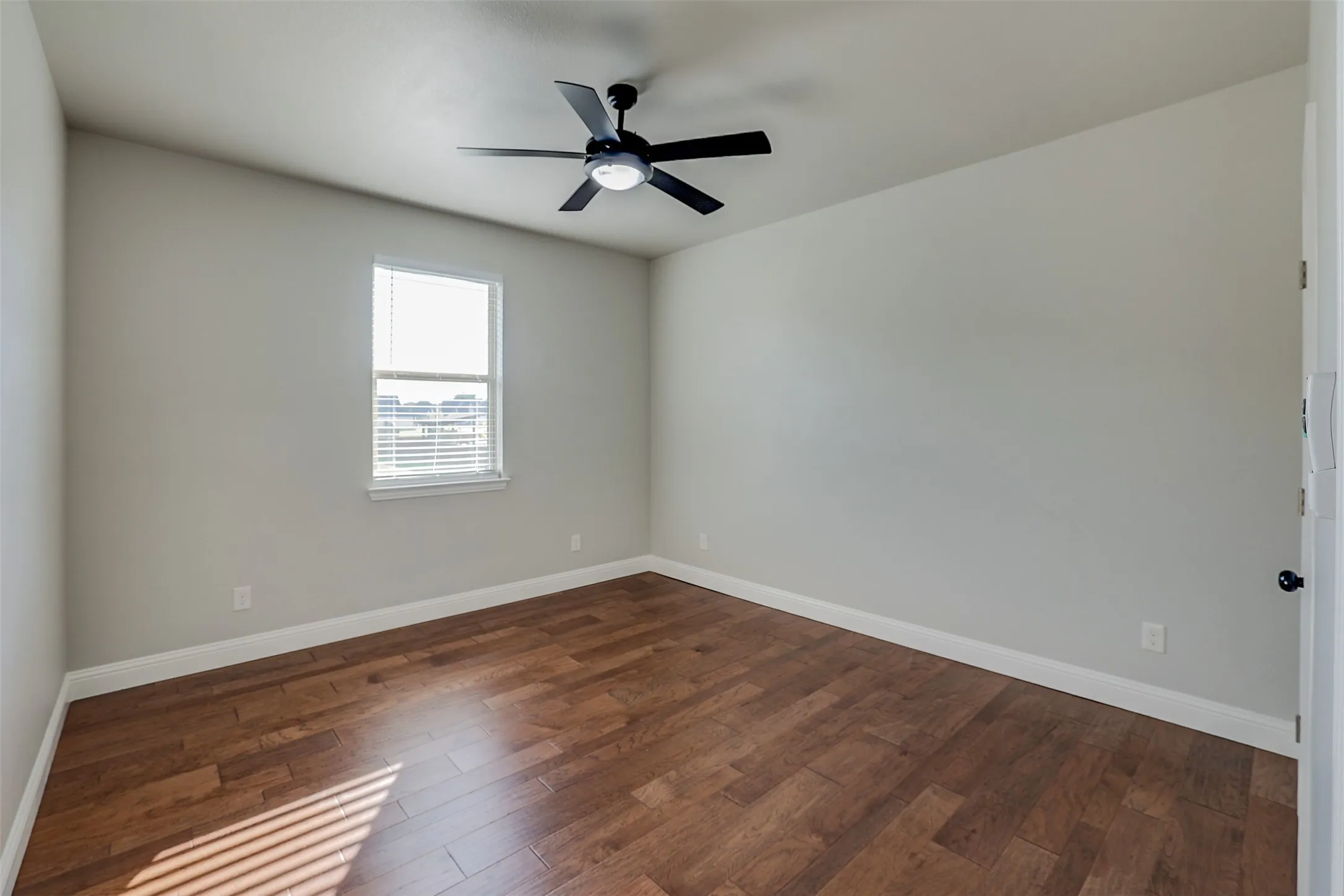 Single Family Residence For Sale in Tarrant County , 1804 Eastwood Court, Mansfield, Texas 76063, 5 Bedroom, 4 Bathroom, 2 Garage spaces, 3,716 Sqft, built in 2022, mls#21350437, Real Estate Agent in Mansfield, Homes For Sale in Tarrant county, Homes For Sale in Mansfield, Realtor in Mansfield Texas, Real Estate Brokerage Independent Realty Texas, Luminita Cordes Realtor