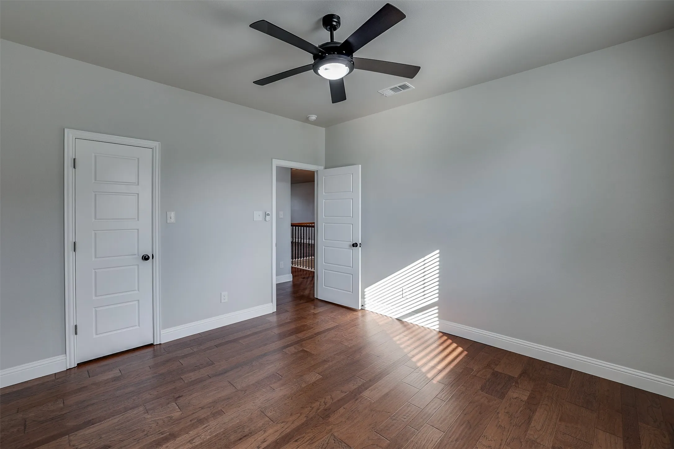 Single Family Residence For Sale in Tarrant County , 1804 Eastwood Court, Mansfield, Texas 76063, 5 Bedroom, 4 Bathroom, 2 Garage spaces, 3,716 Sqft, built in 2022, mls#21350437, Real Estate Agent in Mansfield, Homes For Sale in Tarrant county, Homes For Sale in Mansfield, Realtor in Mansfield Texas, Real Estate Brokerage Independent Realty Texas, Luminita Cordes Realtor
