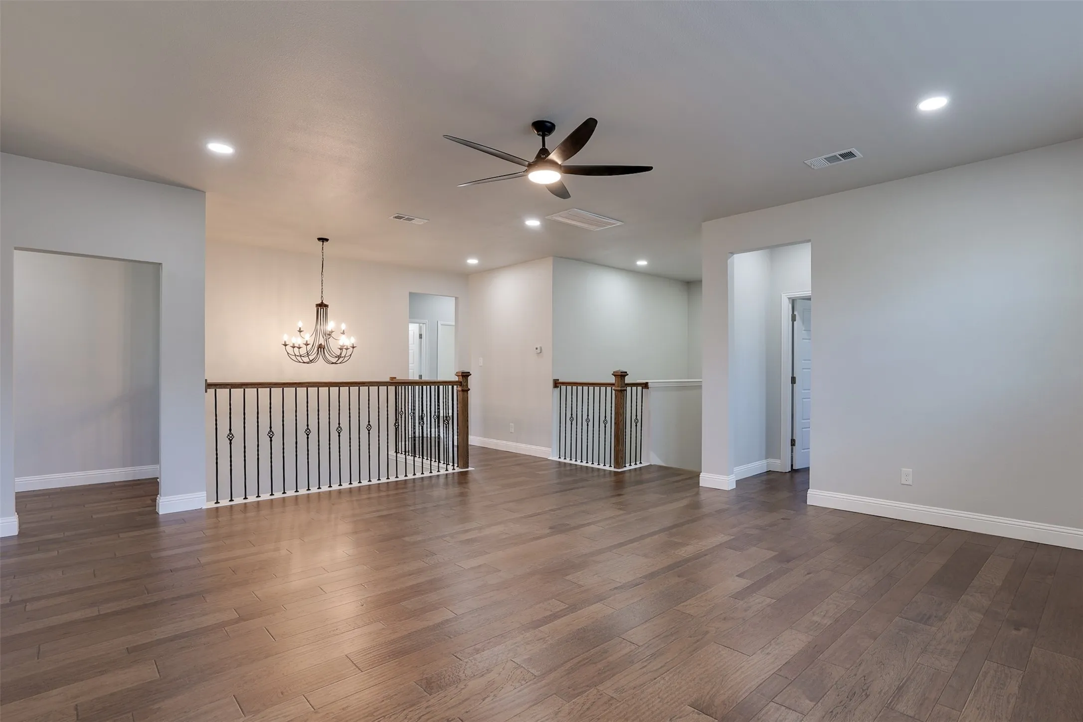 Single Family Residence For Sale in Tarrant County , 1804 Eastwood Court, Mansfield, Texas 76063, 5 Bedroom, 4 Bathroom, 2 Garage spaces, 3,716 Sqft, built in 2022, mls#21350437, Real Estate Agent in Mansfield, Homes For Sale in Tarrant county, Homes For Sale in Mansfield, Realtor in Mansfield Texas, Real Estate Brokerage Independent Realty Texas, Luminita Cordes Realtor