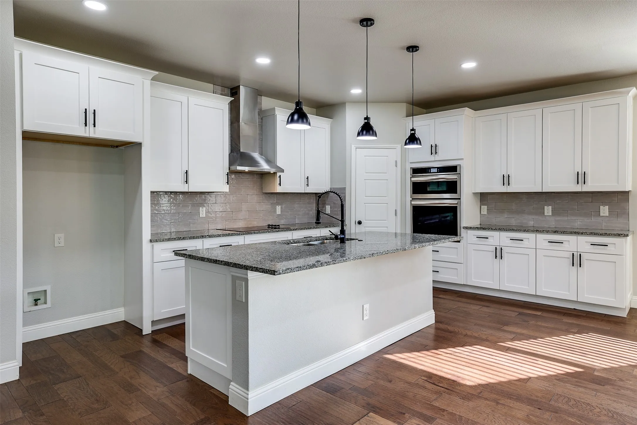 Single Family Residence For Sale in Tarrant County , 1804 Eastwood Court, Mansfield, Texas 76063, 5 Bedroom, 4 Bathroom, 2 Garage spaces, 3,716 Sqft, built in 2022, mls#21350437, Real Estate Agent in Mansfield, Homes For Sale in Tarrant county, Homes For Sale in Mansfield, Realtor in Mansfield Texas, Real Estate Brokerage Independent Realty Texas, Luminita Cordes Realtor