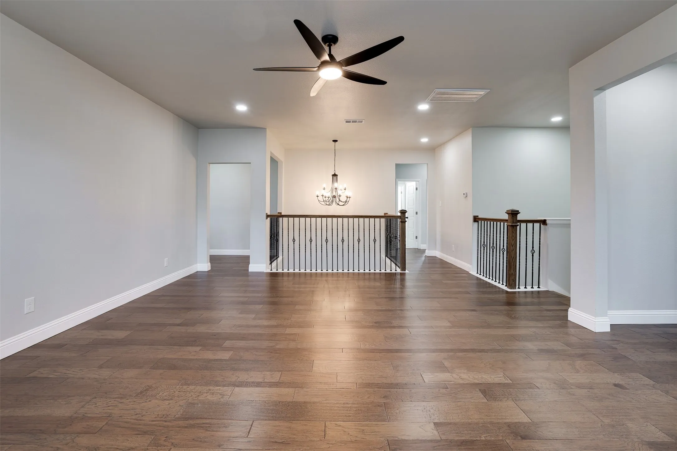 Single Family Residence For Sale in Tarrant County , 1804 Eastwood Court, Mansfield, Texas 76063, 5 Bedroom, 4 Bathroom, 2 Garage spaces, 3,716 Sqft, built in 2022, mls#21350437, Real Estate Agent in Mansfield, Homes For Sale in Tarrant county, Homes For Sale in Mansfield, Realtor in Mansfield Texas, Real Estate Brokerage Independent Realty Texas, Luminita Cordes Realtor