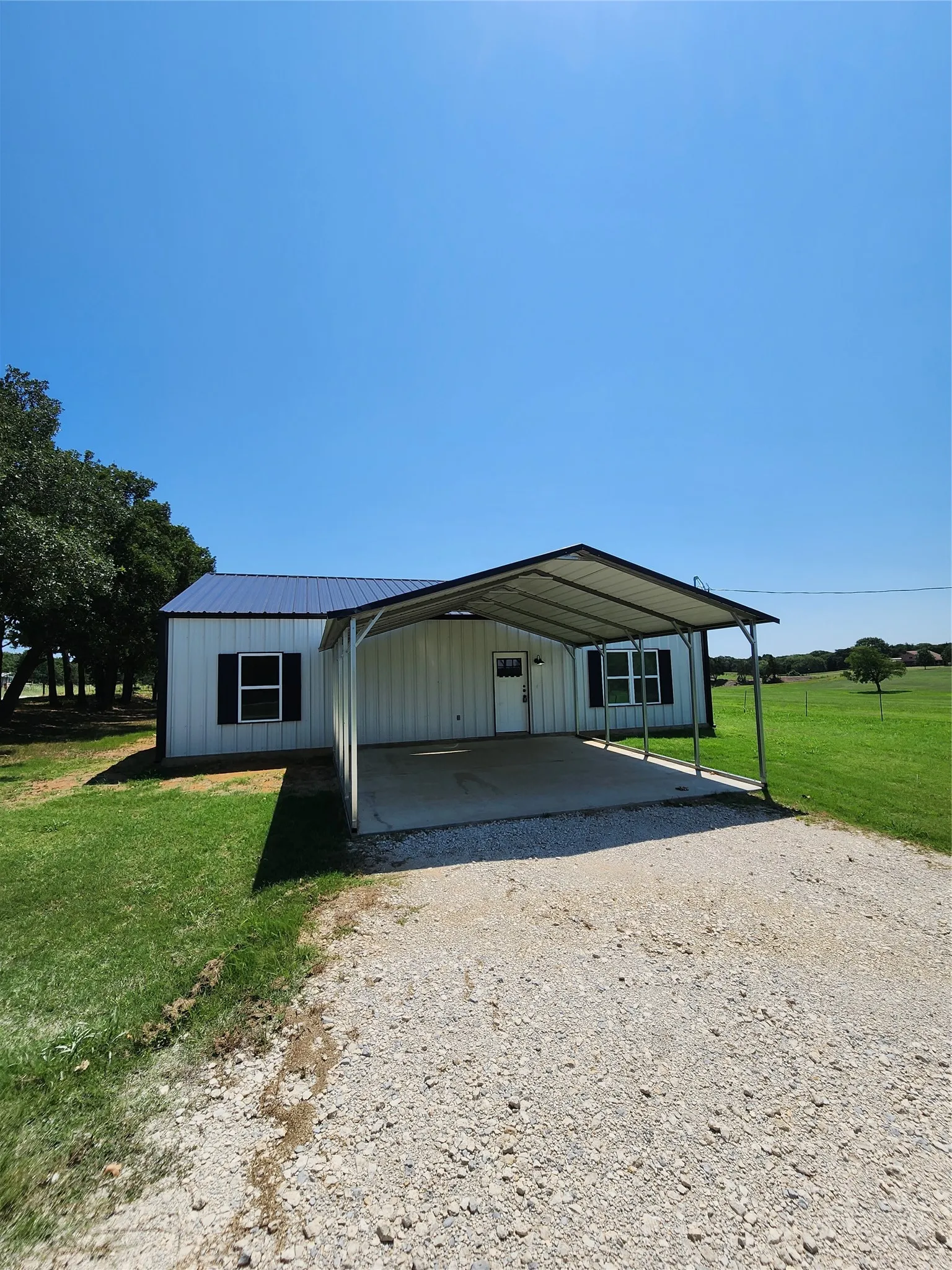 Single Family Residence For Rent in Cooke County , 20 County Road 175, Whitesboro, Texas 76273, 3 Bedroom, 2 Bathroom, Garage spaces, 1,575 Sqft, built in 2021, mls#21350438, Real Estate Agent in Whitesboro, Homes For Rent in Cooke county, Homes For Rent in Whitesboro, Realtor in Whitesboro Texas, Real Estate Brokerage Independent Realty Texas, Luminita Cordes Realtor