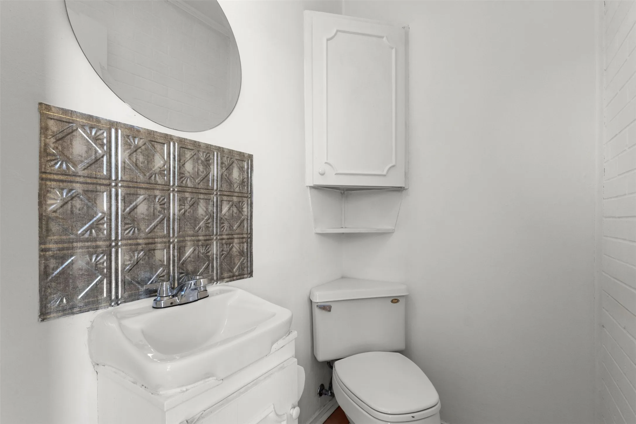 Condominium For Sale in Dallas County , 7801 Royal Lane, Dallas, Texas 75230, 1 Bedroom, 2 Bathroom, Garage spaces, 782 Sqft, built in 1965, mls#21349688, Real Estate Agent in Dallas, Homes For Sale in Dallas county, Homes For Sale in Dallas, Realtor in Dallas Texas, Real Estate Brokerage Independent Realty Texas, Luminita Cordes Realtor