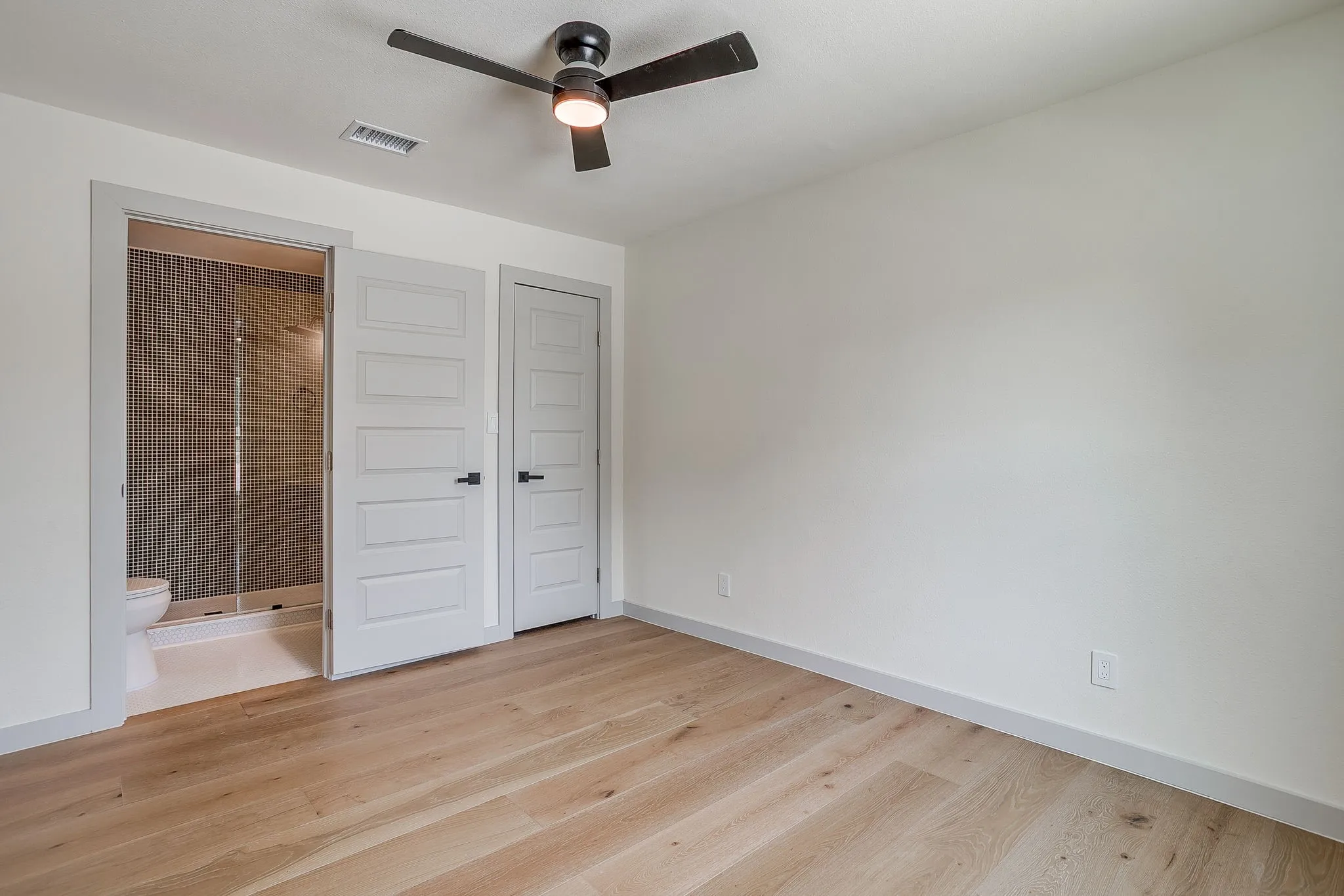 Single Family Residence For Sale in Tarrant County , 2704 W Biddison Street, Fort Worth, Texas 76109, 4 Bedroom, 3 Bathroom, Garage spaces, 1,458 Sqft, built in 1947, mls#21345608, Real Estate Agent in Fort Worth, Homes For Sale in Tarrant county, Homes For Sale in Fort Worth, Realtor in Fort Worth Texas, Real Estate Brokerage Independent Realty Texas, Luminita Cordes Realtor