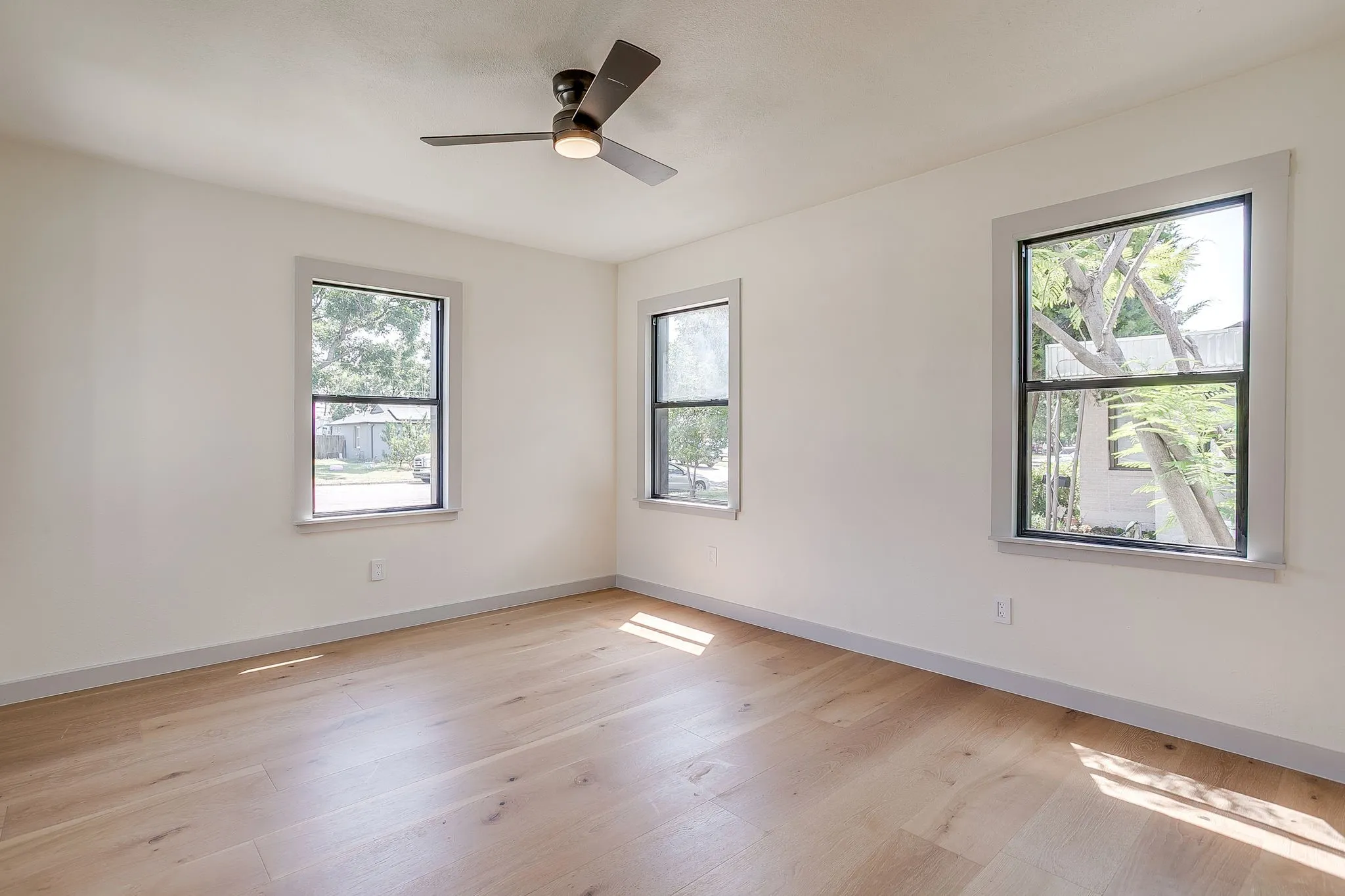 Single Family Residence For Sale in Tarrant County , 2704 W Biddison Street, Fort Worth, Texas 76109, 4 Bedroom, 3 Bathroom, Garage spaces, 1,458 Sqft, built in 1947, mls#21345608, Real Estate Agent in Fort Worth, Homes For Sale in Tarrant county, Homes For Sale in Fort Worth, Realtor in Fort Worth Texas, Real Estate Brokerage Independent Realty Texas, Luminita Cordes Realtor