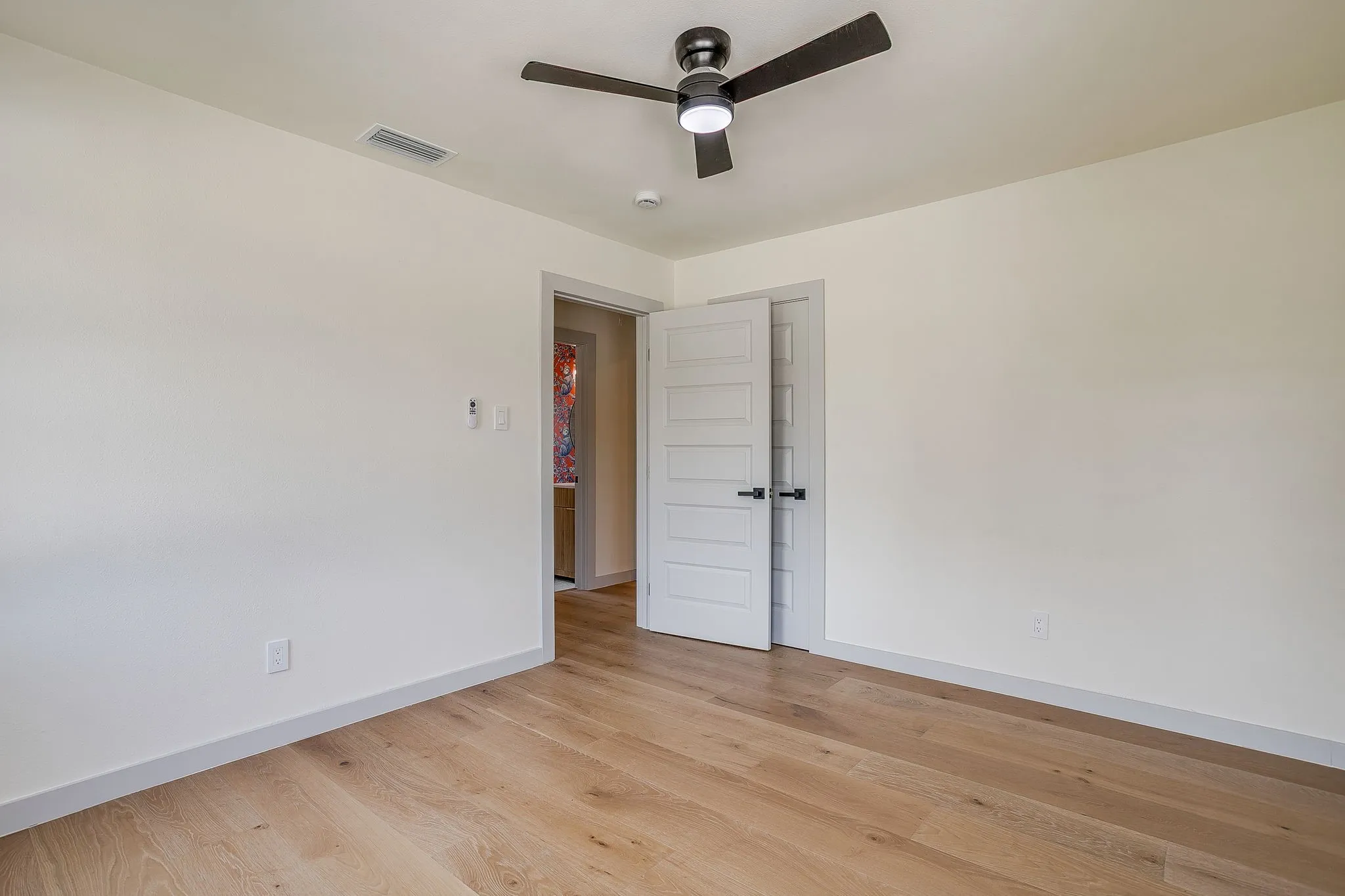 Single Family Residence For Sale in Tarrant County , 2704 W Biddison Street, Fort Worth, Texas 76109, 4 Bedroom, 3 Bathroom, Garage spaces, 1,458 Sqft, built in 1947, mls#21345608, Real Estate Agent in Fort Worth, Homes For Sale in Tarrant county, Homes For Sale in Fort Worth, Realtor in Fort Worth Texas, Real Estate Brokerage Independent Realty Texas, Luminita Cordes Realtor