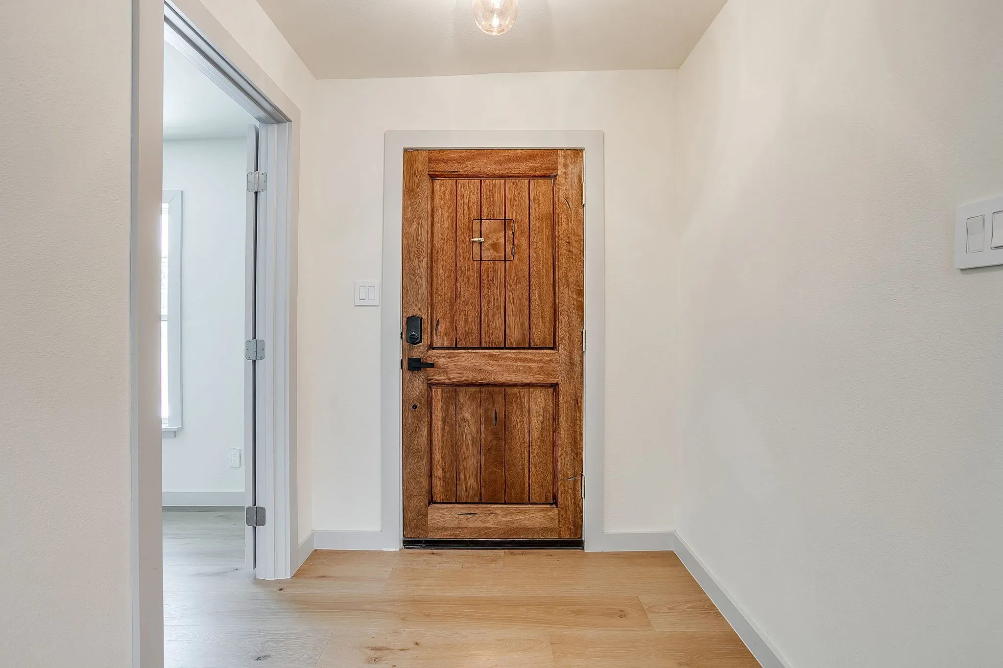 Single Family Residence For Sale in Tarrant County , 2704 W Biddison Street, Fort Worth, Texas 76109, 4 Bedroom, 3 Bathroom, Garage spaces, 1,458 Sqft, built in 1947, mls#21345608, Real Estate Agent in Fort Worth, Homes For Sale in Tarrant county, Homes For Sale in Fort Worth, Realtor in Fort Worth Texas, Real Estate Brokerage Independent Realty Texas, Luminita Cordes Realtor
