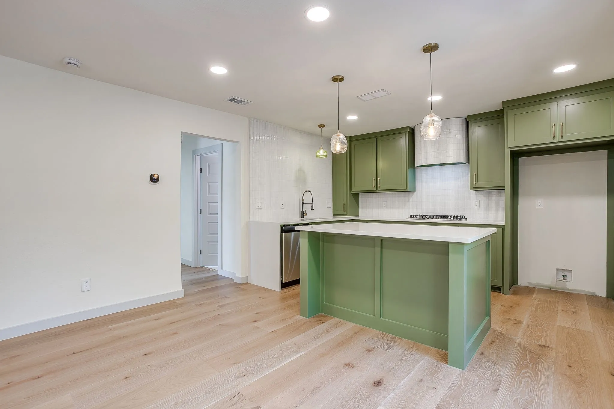 Single Family Residence For Sale in Tarrant County , 2704 W Biddison Street, Fort Worth, Texas 76109, 4 Bedroom, 3 Bathroom, Garage spaces, 1,458 Sqft, built in 1947, mls#21345608, Real Estate Agent in Fort Worth, Homes For Sale in Tarrant county, Homes For Sale in Fort Worth, Realtor in Fort Worth Texas, Real Estate Brokerage Independent Realty Texas, Luminita Cordes Realtor