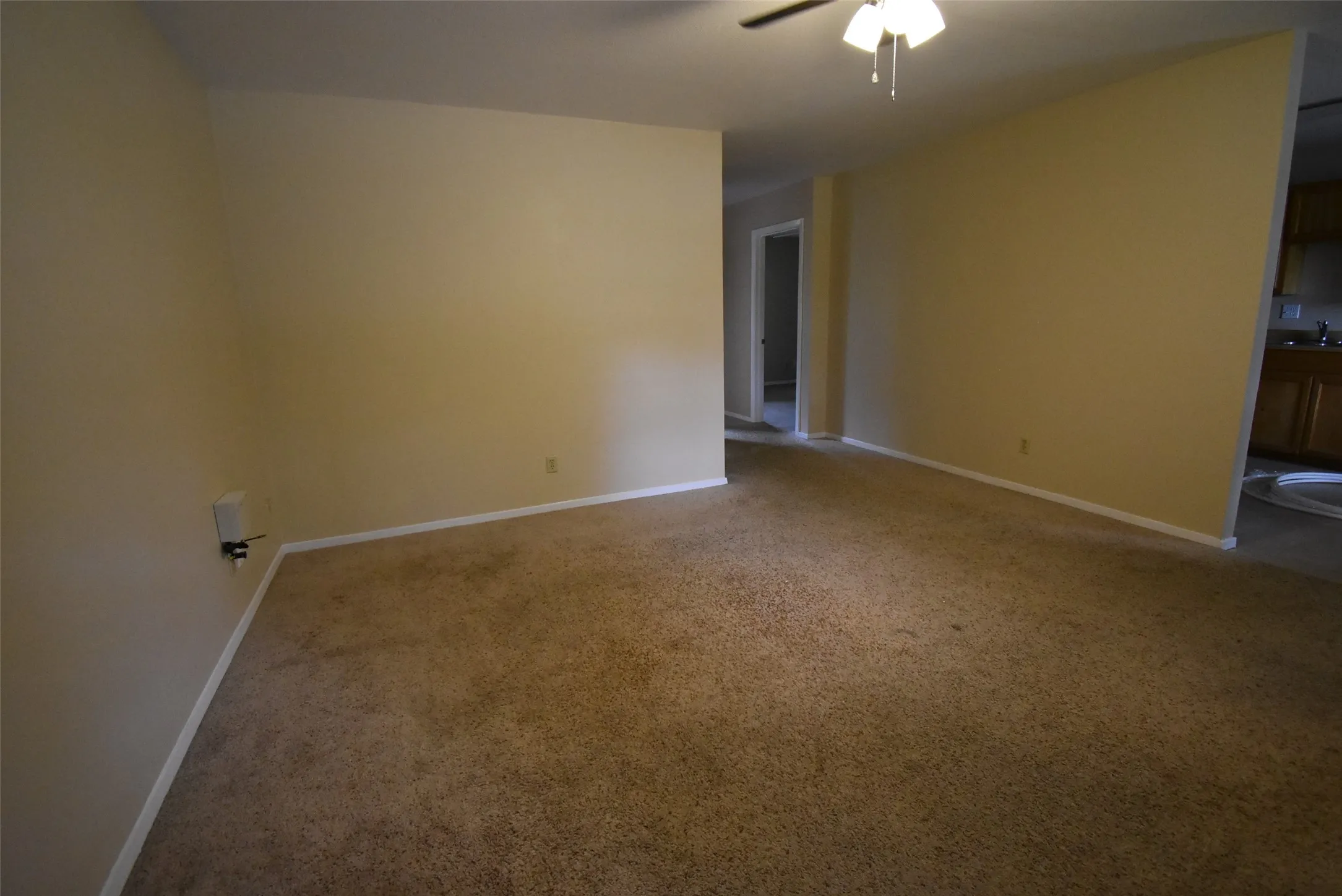 Duplex For Rent in Grayson County , 606 N Main Street A, Collinsville, Texas 76233, 2 Bedroom, 1 Bathroom, Garage spaces, 832 Sqft, built in 1996, mls#21350443, Real Estate Agent in Collinsville, Homes For Rent in Grayson county, Homes For Rent in Collinsville, Realtor in Collinsville Texas, Real Estate Brokerage Independent Realty Texas, Luminita Cordes Realtor