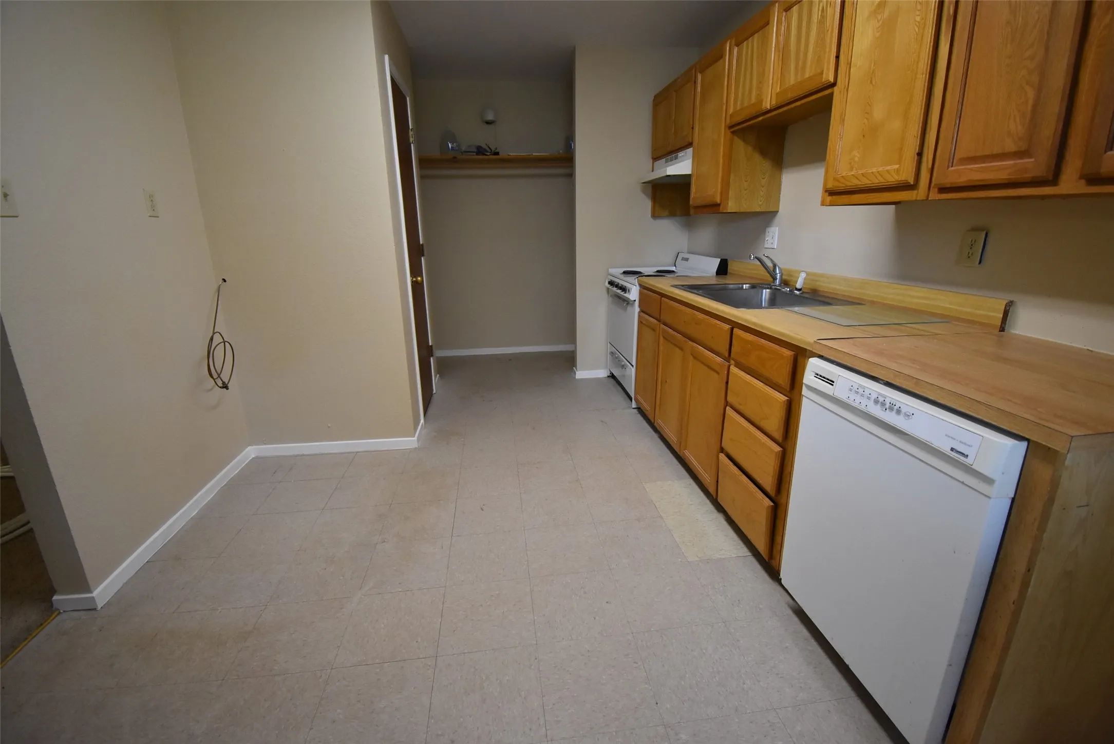 Duplex For Rent in Grayson County , 606 N Main Street A, Collinsville, Texas 76233, 2 Bedroom, 1 Bathroom, Garage spaces, 832 Sqft, built in 1996, mls#21350443, Real Estate Agent in Collinsville, Homes For Rent in Grayson county, Homes For Rent in Collinsville, Realtor in Collinsville Texas, Real Estate Brokerage Independent Realty Texas, Luminita Cordes Realtor