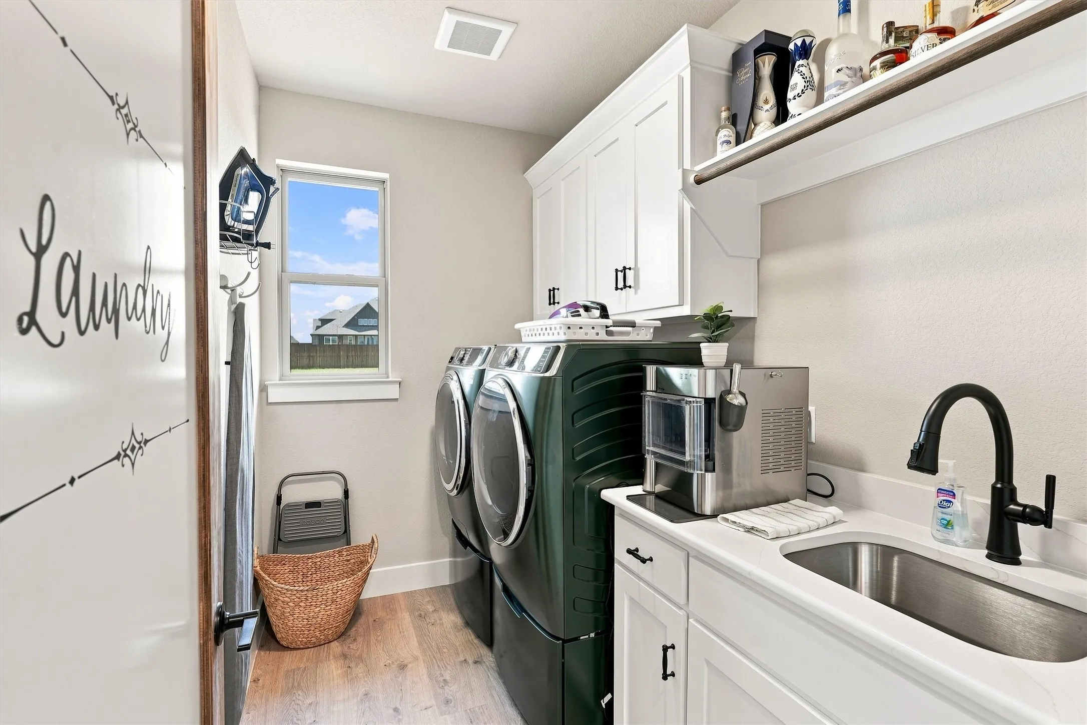 Utility Room with Sink