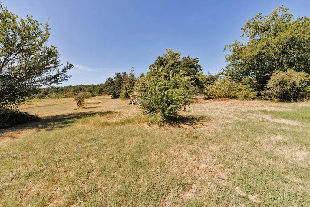 Single Family Residence For Sale in Montague County , 304 Missouri Street, Bowie, Texas 76230, 2 Bedroom, 1 Bathroom, Garage spaces, 1,024 Sqft, built in 2010, mls#21350449, Real Estate Agent in Bowie, Homes For Sale in Montague county, Homes For Sale in Bowie, Realtor in Bowie Texas, Real Estate Brokerage Independent Realty Texas, Luminita Cordes Realtor