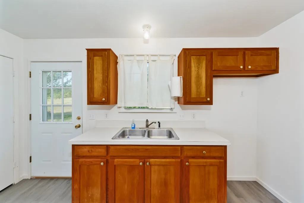 Single Family Residence For Sale in Montague County , 304 Missouri Street, Bowie, Texas 76230, 2 Bedroom, 1 Bathroom, Garage spaces, 1,024 Sqft, built in 2010, mls#21350449, Real Estate Agent in Bowie, Homes For Sale in Montague county, Homes For Sale in Bowie, Realtor in Bowie Texas, Real Estate Brokerage Independent Realty Texas, Luminita Cordes Realtor