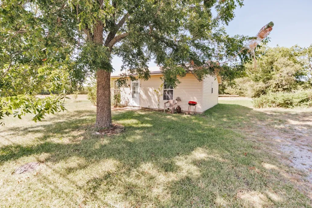 Single Family Residence For Sale in Montague County , 304 Missouri Street, Bowie, Texas 76230, 2 Bedroom, 1 Bathroom, Garage spaces, 1,024 Sqft, built in 2010, mls#21350449, Real Estate Agent in Bowie, Homes For Sale in Montague county, Homes For Sale in Bowie, Realtor in Bowie Texas, Real Estate Brokerage Independent Realty Texas, Luminita Cordes Realtor
