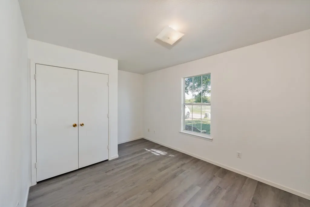 Single Family Residence For Sale in Montague County , 304 Missouri Street, Bowie, Texas 76230, 2 Bedroom, 1 Bathroom, Garage spaces, 1,024 Sqft, built in 2010, mls#21350449, Real Estate Agent in Bowie, Homes For Sale in Montague county, Homes For Sale in Bowie, Realtor in Bowie Texas, Real Estate Brokerage Independent Realty Texas, Luminita Cordes Realtor