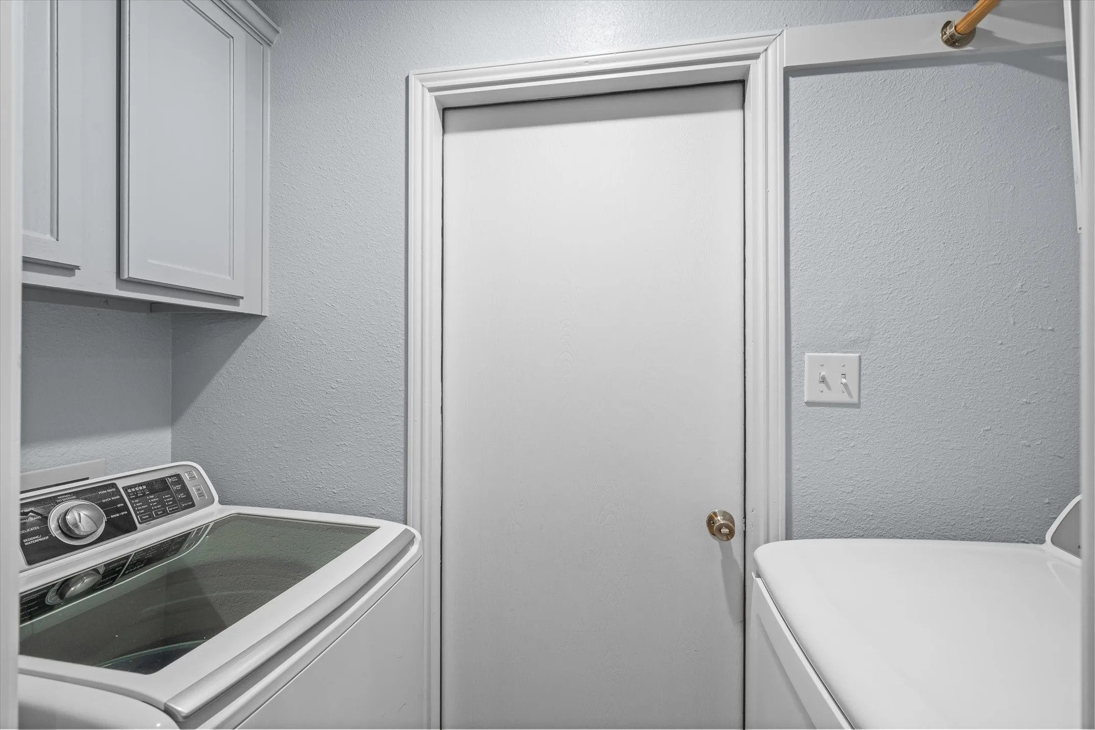 Single Family Residence For Sale in Smith County , 341 Frederick Circle, Flint, Texas 75762, 3 Bedroom, 2 Bathroom, 2 Garage spaces, 1,606 Sqft, built in 2001, mls#21350458, Real Estate Agent in Flint, Homes For Sale in Smith county, Homes For Sale in Flint, Realtor in Flint Texas, Real Estate Brokerage Independent Realty Texas, Luminita Cordes Realtor