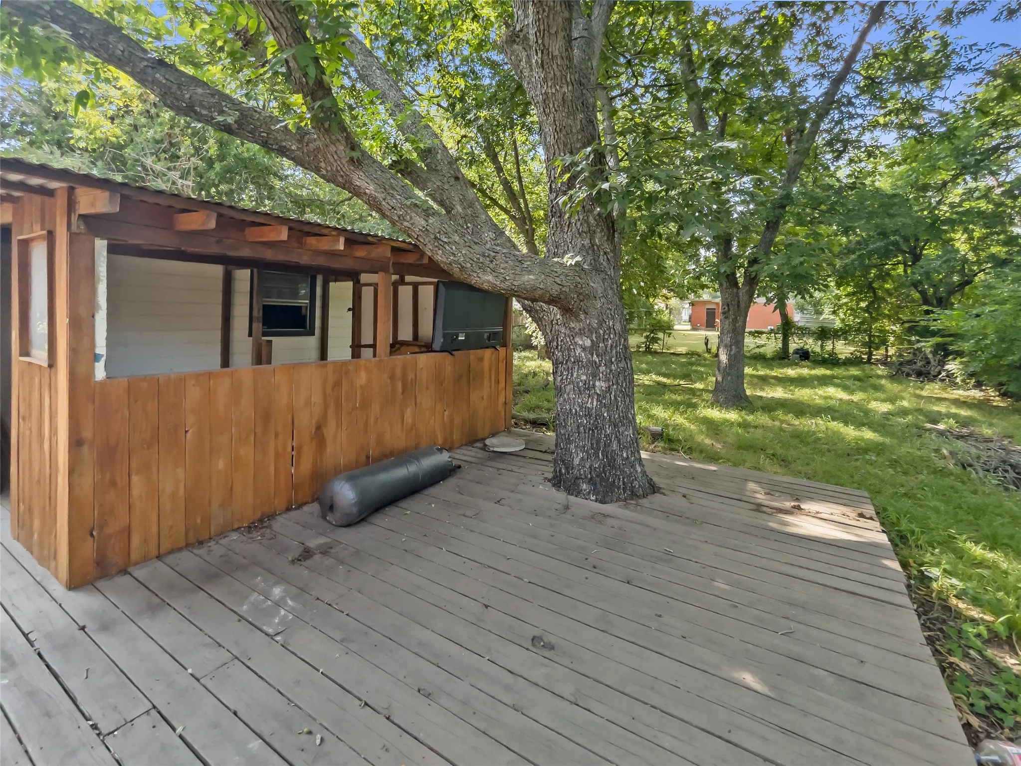 Open air covered area, great for BBQ and entertainment