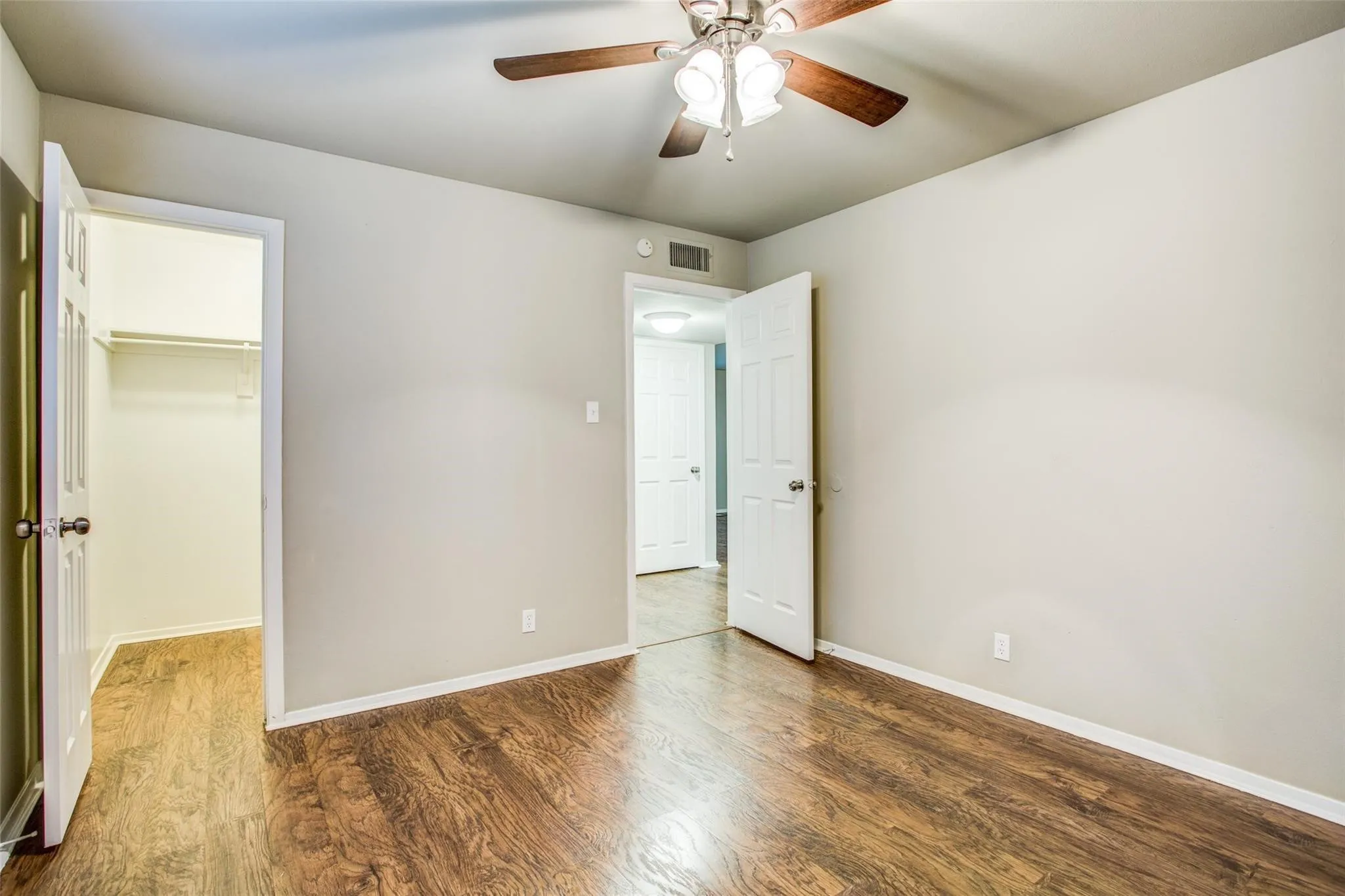 Apartment For Rent in Denton County , 3825 Camelot Street A, Denton, Texas 76209, 2 Bedroom, 1 Bathroom, Garage spaces, 922 Sqft, built in 1983, mls#21350462, Real Estate Agent in Denton, Homes For Rent in Denton county, Homes For Rent in Denton, Realtor in Denton Texas, Real Estate Brokerage Independent Realty Texas, Luminita Cordes Realtor