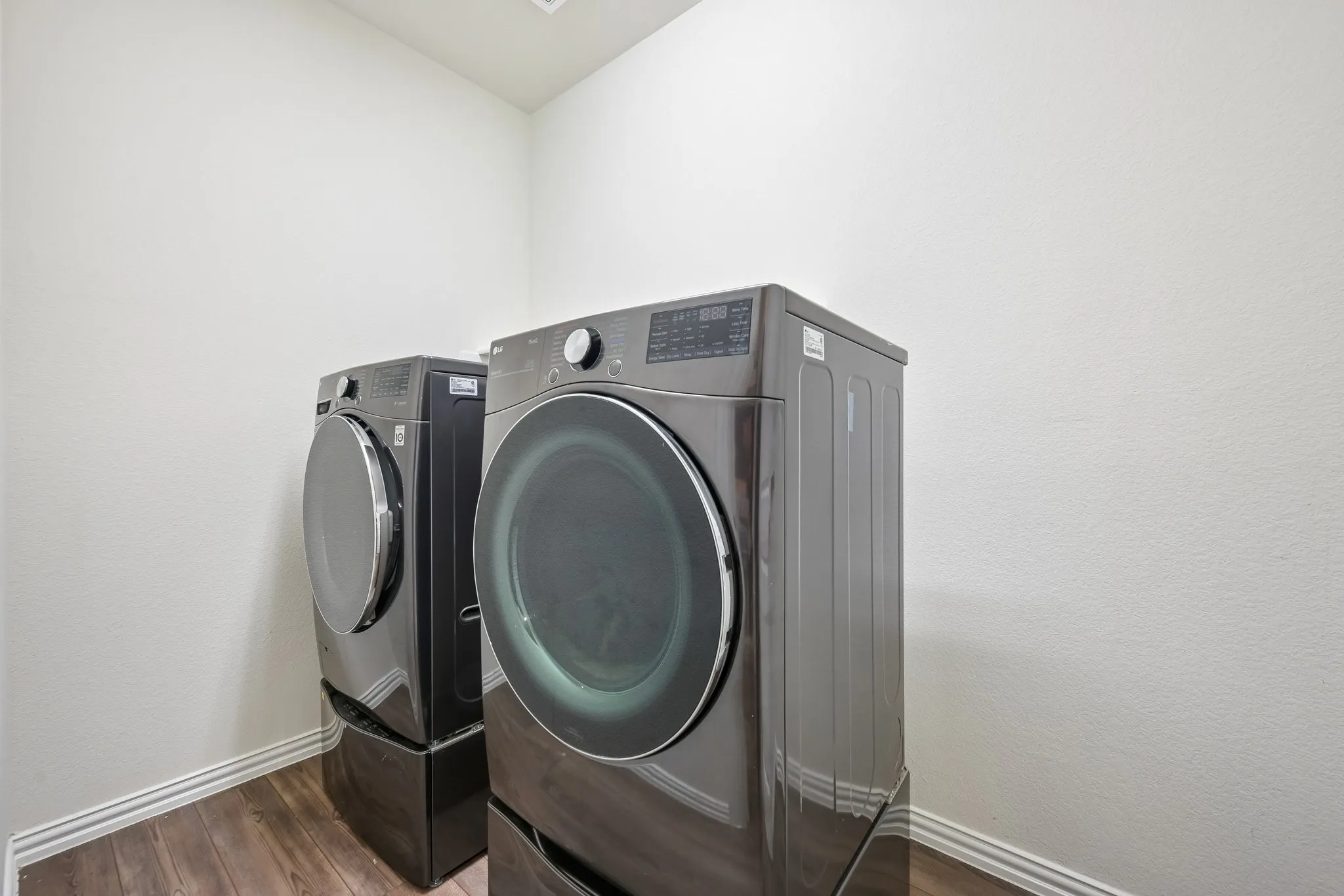 Single Family Residence For Sale in Denton County , 2801 RYDER Lane, Aubrey, Texas 76227, 4 Bedroom, 4 Bathroom, 2 Garage spaces, 3,653 Sqft, built in 2022, mls#21350411, Real Estate Agent in Aubrey, Homes For Sale in Denton county, Homes For Sale in Aubrey, Realtor in Aubrey Texas, Real Estate Brokerage Independent Realty Texas, Luminita Cordes Realtor