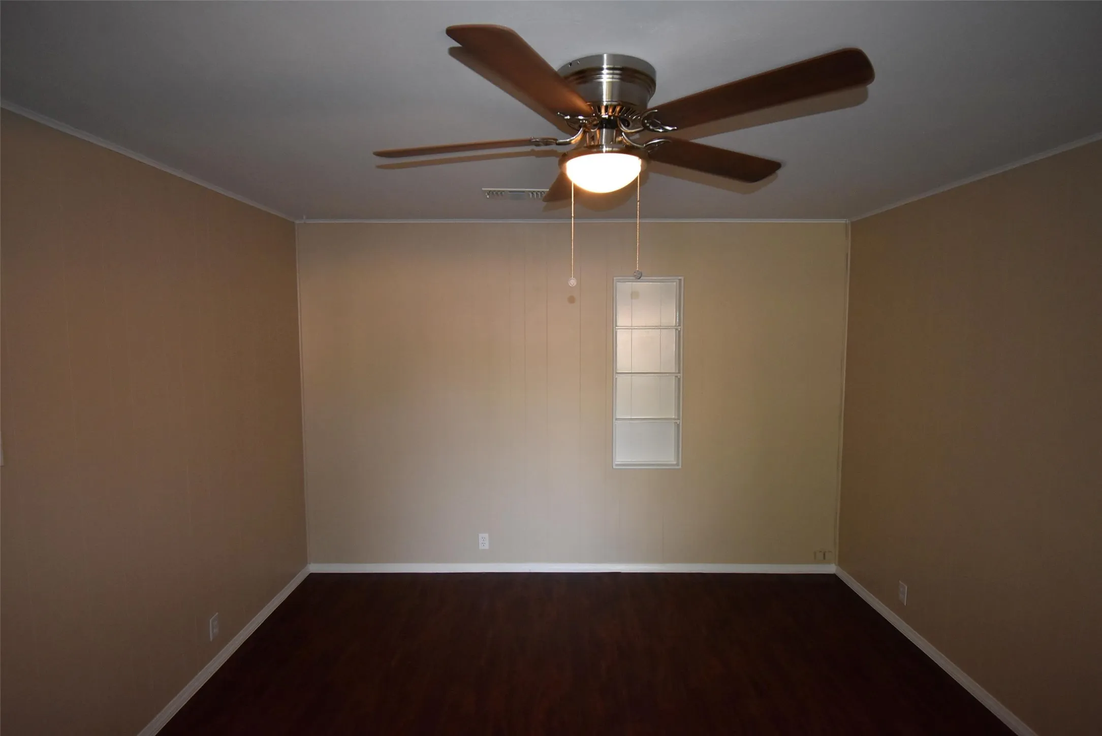Single Family Residence For Rent in Grayson County , 804 S Burdette Avenue, Sherman, Texas 75090, 3 Bedroom, 2 Bathroom, Garage spaces, 1,508 Sqft, built in 1960, Price $1,350, mls#21350479, Real Estate Agent in Sherman, Homes For Rent in Grayson county, Homes For Rent in Sherman, Realtor in Sherman Texas, Real Estate Brokerage Independent Realty Texas, Luminita Cordes Realtor