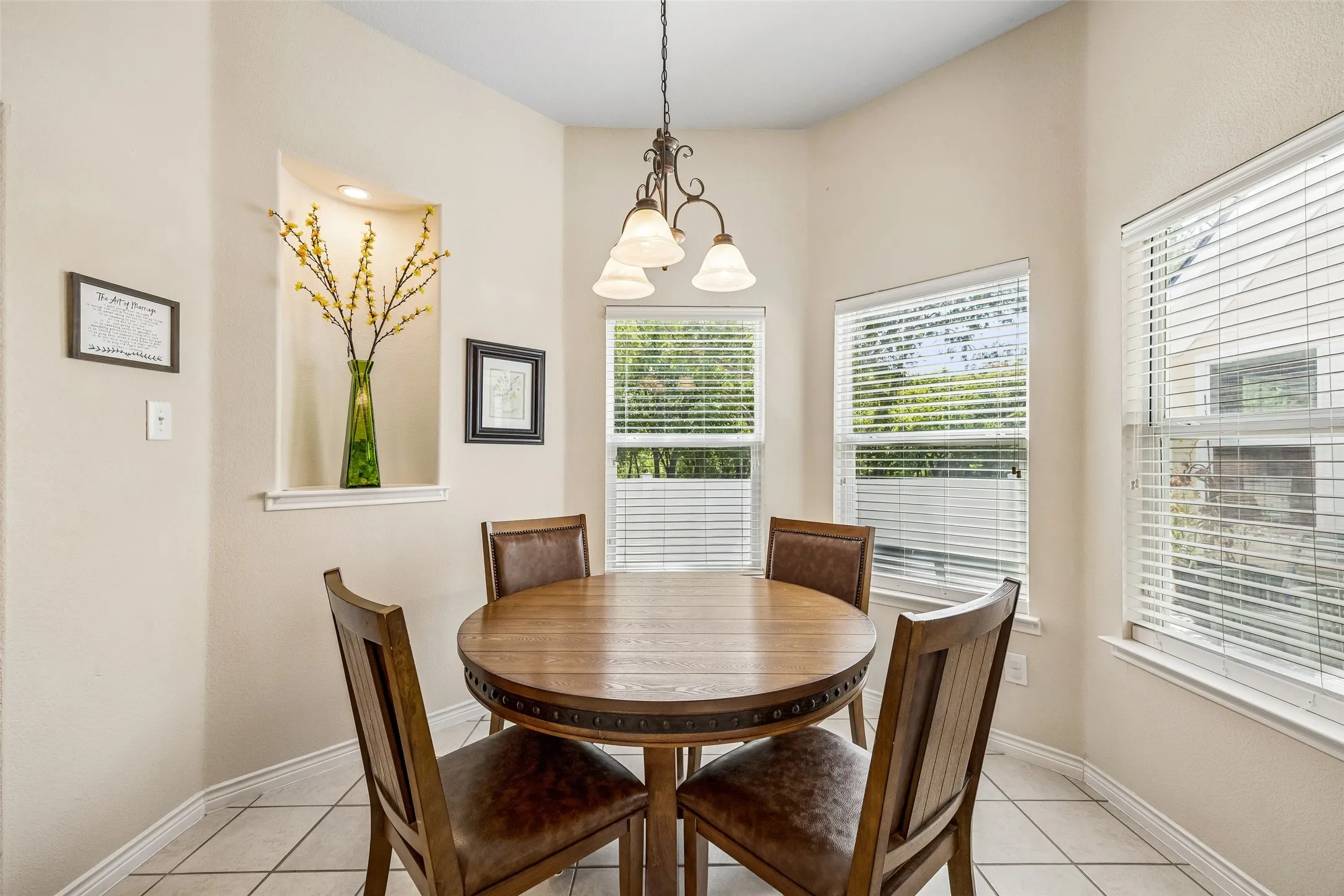 Single Family Residence For Sale in Denton County , 901 Wenk Drive, Aubrey, Texas 76227, 3 Bedroom, 2 Bathroom, 2 Garage spaces, 1,759 Sqft, built in 2005, mls#21348798, Real Estate Agent in Aubrey, Homes For Sale in Denton county, Homes For Sale in Aubrey, Realtor in Aubrey Texas, Real Estate Brokerage Independent Realty Texas, Luminita Cordes Realtor