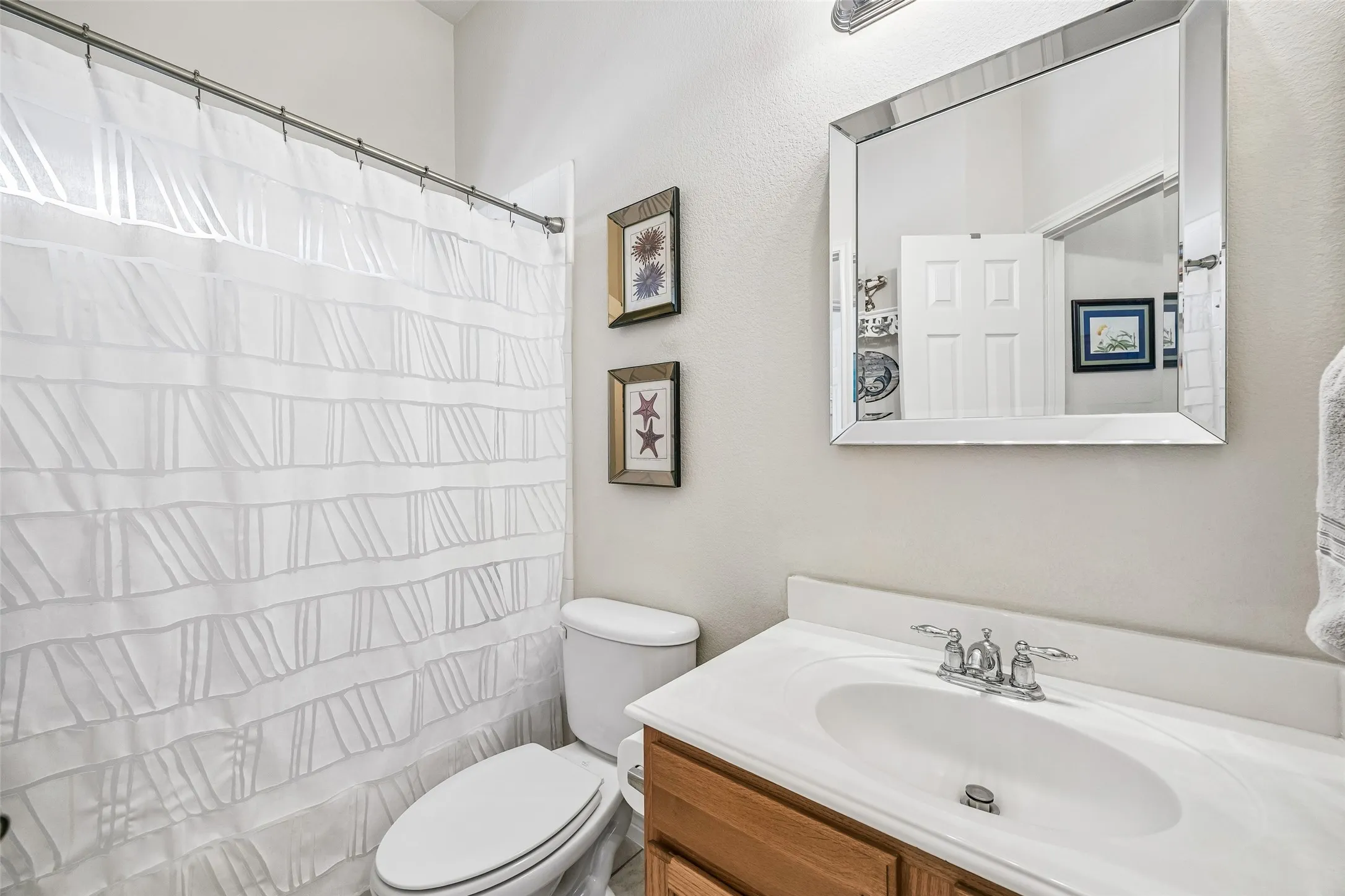 Single Family Residence For Sale in Denton County , 901 Wenk Drive, Aubrey, Texas 76227, 3 Bedroom, 2 Bathroom, 2 Garage spaces, 1,759 Sqft, built in 2005, mls#21348798, Real Estate Agent in Aubrey, Homes For Sale in Denton county, Homes For Sale in Aubrey, Realtor in Aubrey Texas, Real Estate Brokerage Independent Realty Texas, Luminita Cordes Realtor