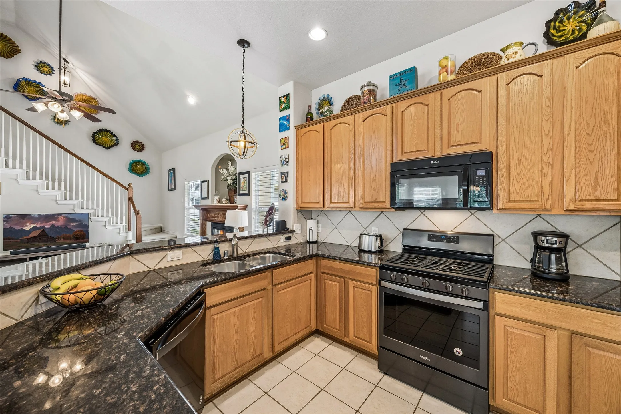 Single Family Residence For Sale in Denton County , 901 Wenk Drive, Aubrey, Texas 76227, 3 Bedroom, 2 Bathroom, 2 Garage spaces, 1,759 Sqft, built in 2005, mls#21348798, Real Estate Agent in Aubrey, Homes For Sale in Denton county, Homes For Sale in Aubrey, Realtor in Aubrey Texas, Real Estate Brokerage Independent Realty Texas, Luminita Cordes Realtor