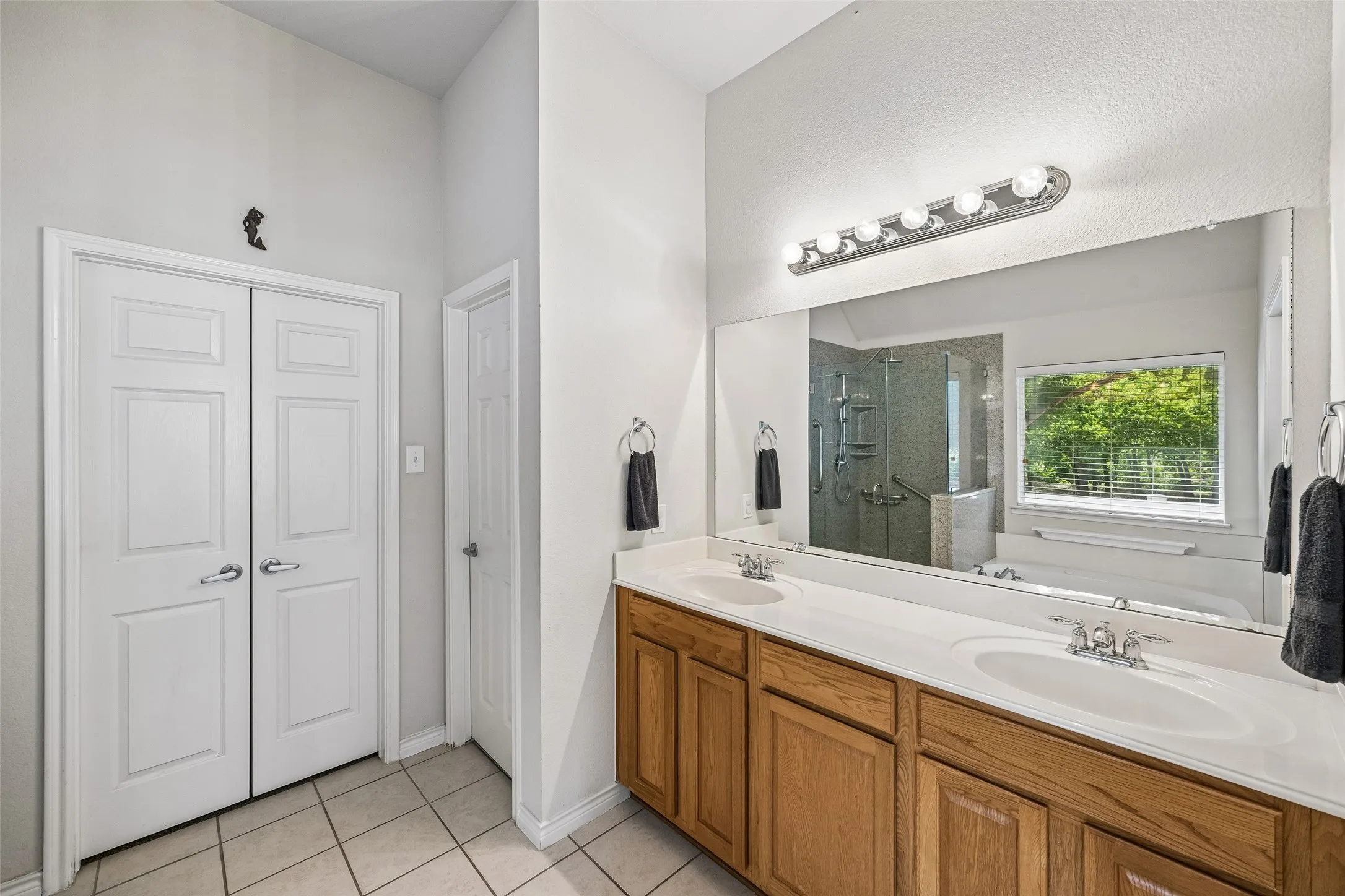 Single Family Residence For Sale in Denton County , 901 Wenk Drive, Aubrey, Texas 76227, 3 Bedroom, 2 Bathroom, 2 Garage spaces, 1,759 Sqft, built in 2005, mls#21348798, Real Estate Agent in Aubrey, Homes For Sale in Denton county, Homes For Sale in Aubrey, Realtor in Aubrey Texas, Real Estate Brokerage Independent Realty Texas, Luminita Cordes Realtor