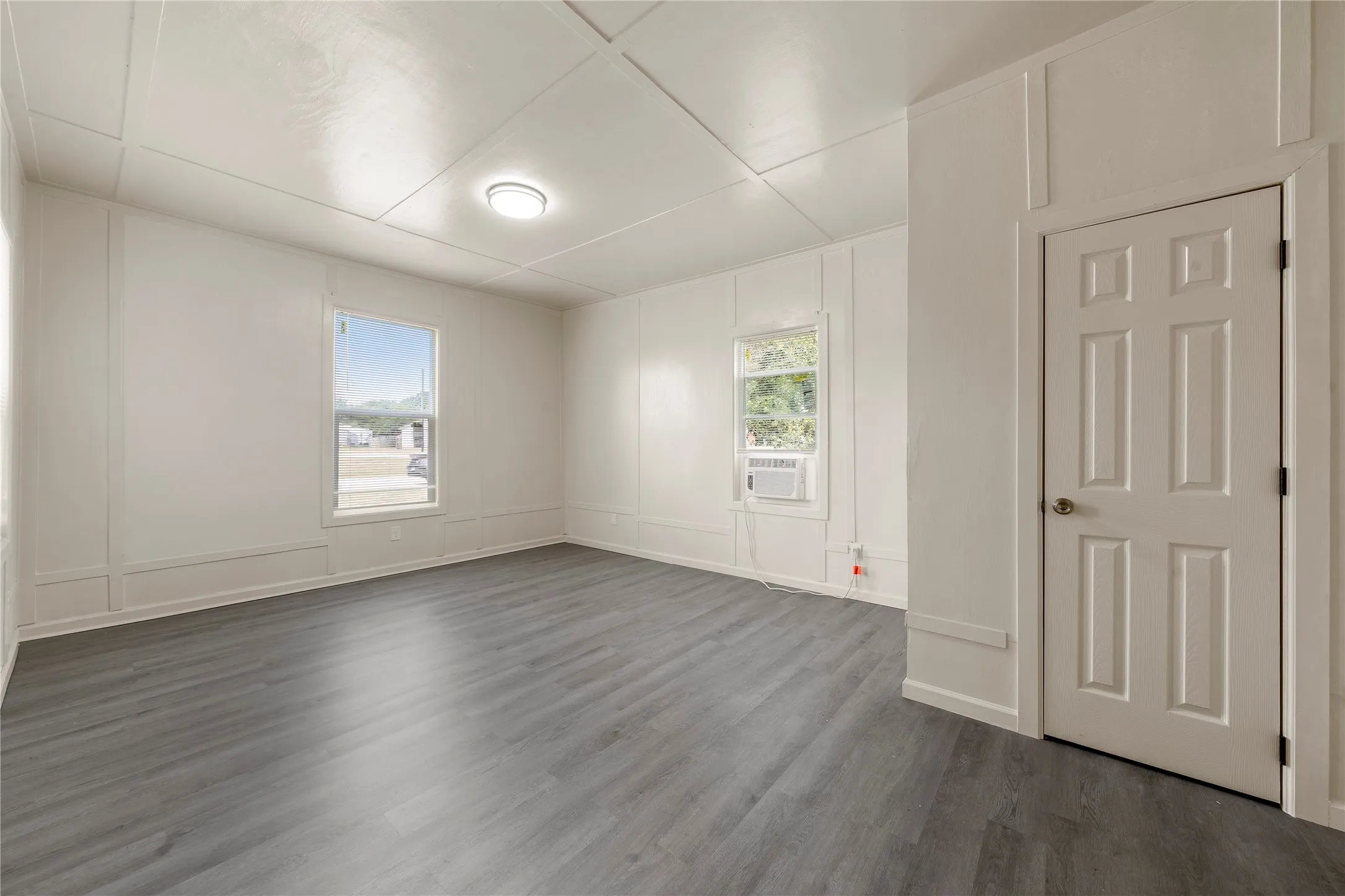 Single Family Residence For Sale in Mc Lennan County , 404 Eagle Drive, Eddy, Texas 76524, 2 Bedroom, 1 Bathroom, Garage spaces, 1,036 Sqft, built in 1930, mls#21341050, Real Estate Agent in Eddy, Homes For Sale in Mc Lennan county, Homes For Sale in Eddy, Realtor in Eddy Texas, Real Estate Brokerage Independent Realty Texas, Luminita Cordes Realtor