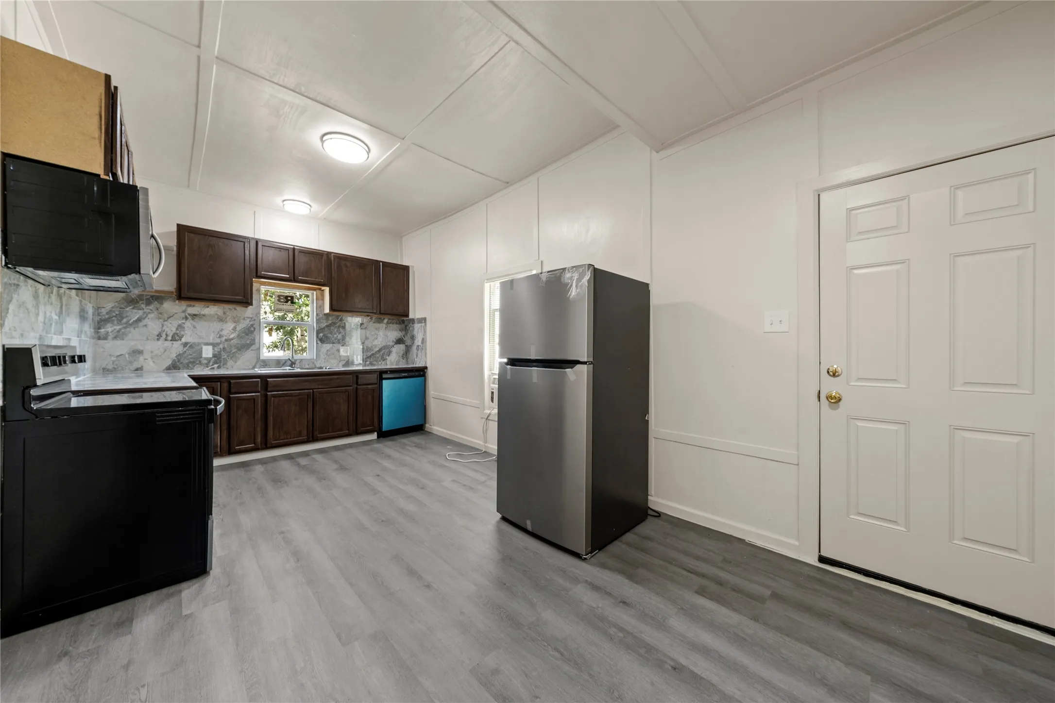 Single Family Residence For Sale in Mc Lennan County , 404 Eagle Drive, Eddy, Texas 76524, 2 Bedroom, 1 Bathroom, Garage spaces, 1,036 Sqft, built in 1930, mls#21341050, Real Estate Agent in Eddy, Homes For Sale in Mc Lennan county, Homes For Sale in Eddy, Realtor in Eddy Texas, Real Estate Brokerage Independent Realty Texas, Luminita Cordes Realtor