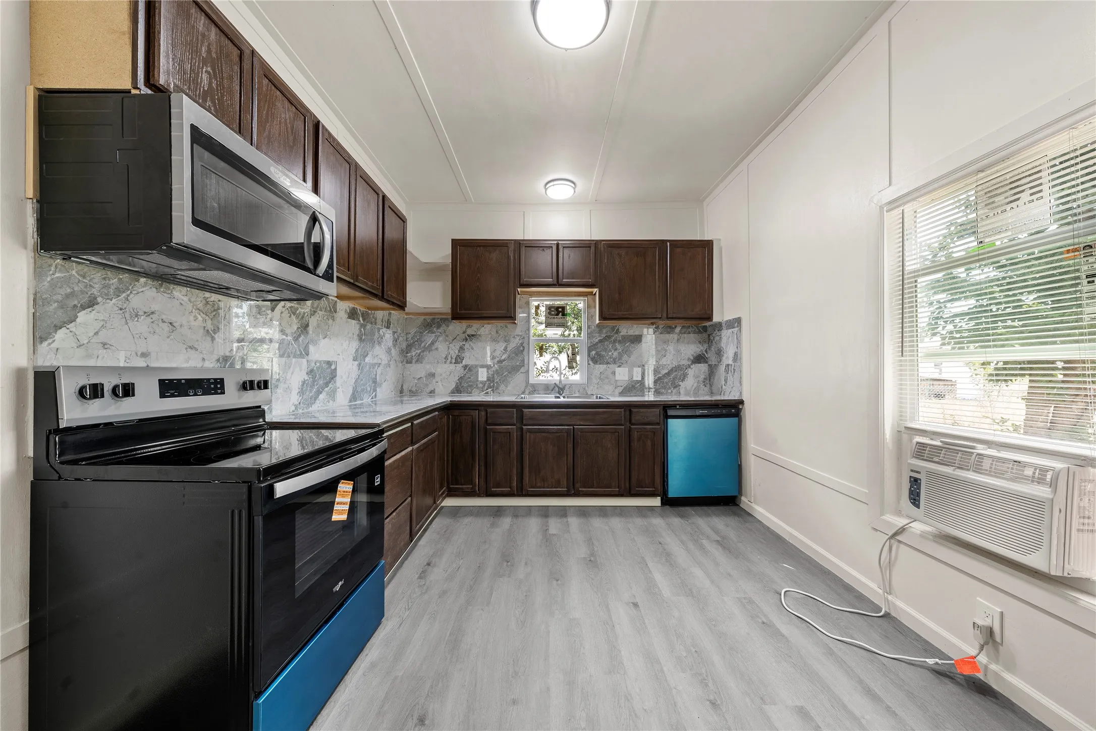 Single Family Residence For Sale in Mc Lennan County , 404 Eagle Drive, Eddy, Texas 76524, 2 Bedroom, 1 Bathroom, Garage spaces, 1,036 Sqft, built in 1930, mls#21341050, Real Estate Agent in Eddy, Homes For Sale in Mc Lennan county, Homes For Sale in Eddy, Realtor in Eddy Texas, Real Estate Brokerage Independent Realty Texas, Luminita Cordes Realtor