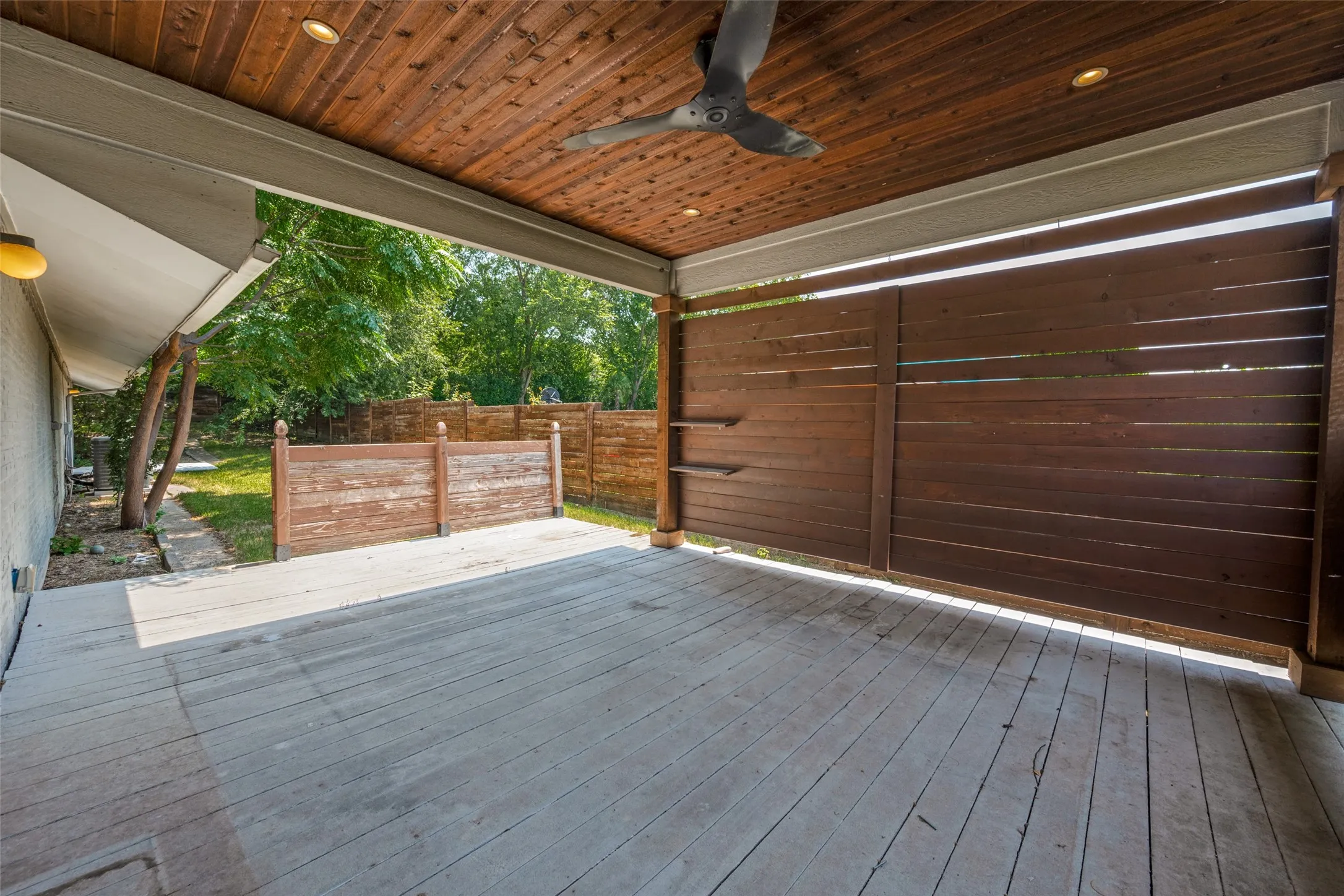 Single Family Residence For Sale in Tarrant County , 4013 Clayton Road E, Fort Worth, Texas 76116, 3 Bedrooms, 3 Bathrooms, 2 Garage spaces, 2,707 Sqft, built in 1966, Price $655,000, mls#21323284, Real Estate Agent in Fort Worth, Homes For Sale in Tarrant county, Homes For Sale in Fort Worth, Realtor in Fort Worth Texas, Real Estate Brokerage Independent Realty Texas, Luminita Cordes Realtor