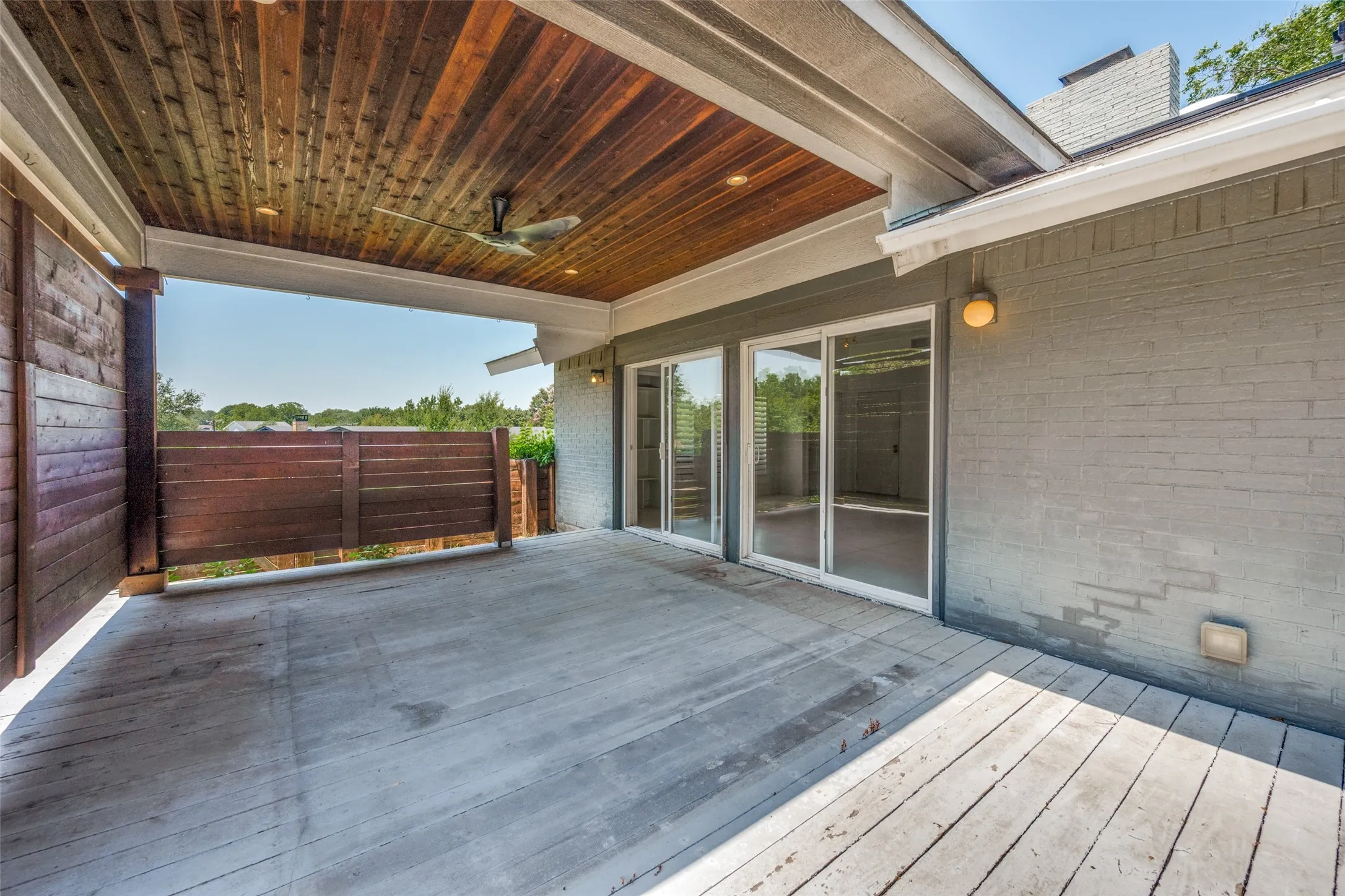 Single Family Residence For Sale in Tarrant County , 4013 Clayton Road E, Fort Worth, Texas 76116, 3 Bedrooms, 3 Bathrooms, 2 Garage spaces, 2,707 Sqft, built in 1966, Price $655,000, mls#21323284, Real Estate Agent in Fort Worth, Homes For Sale in Tarrant county, Homes For Sale in Fort Worth, Realtor in Fort Worth Texas, Real Estate Brokerage Independent Realty Texas, Luminita Cordes Realtor