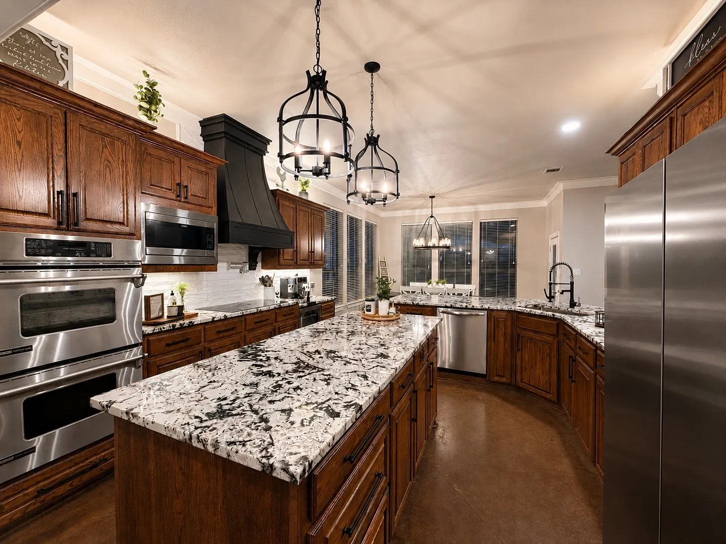 Single Family Residence For Sale in Ellis County , 7204 Montgomery Road, Midlothian, Texas 76065, 4 Bedroom, 3 Bathroom, 2 Garage spaces, 2,414 Sqft, built in 1999, mls#21343907, Real Estate Agent in Midlothian, Homes For Sale in Ellis county, Homes For Sale in Midlothian, Realtor in Midlothian Texas, Real Estate Brokerage Independent Realty Texas, Luminita Cordes Realtor