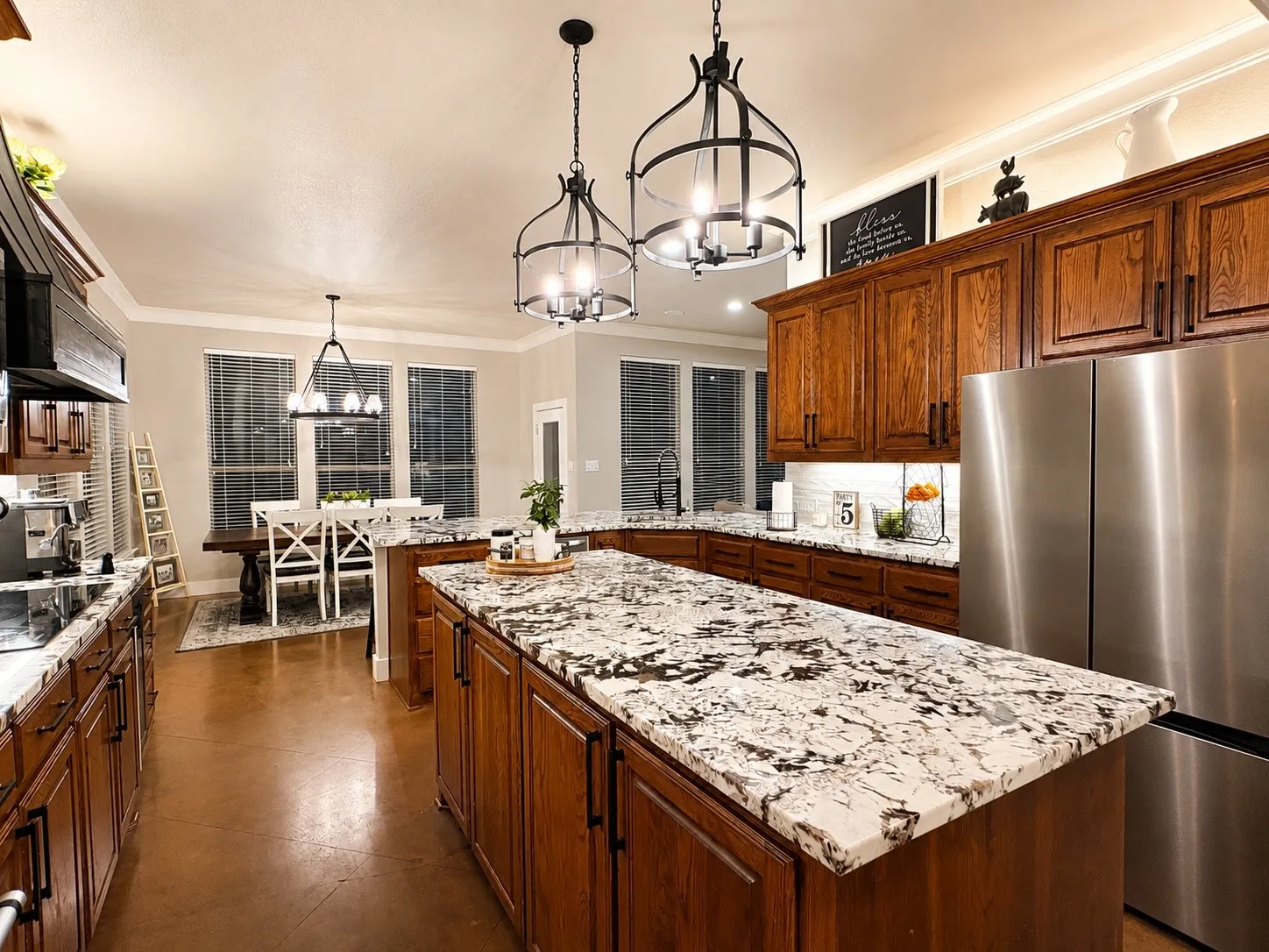 Single Family Residence For Sale in Ellis County , 7204 Montgomery Road, Midlothian, Texas 76065, 4 Bedroom, 3 Bathroom, 2 Garage spaces, 2,414 Sqft, built in 1999, mls#21343907, Real Estate Agent in Midlothian, Homes For Sale in Ellis county, Homes For Sale in Midlothian, Realtor in Midlothian Texas, Real Estate Brokerage Independent Realty Texas, Luminita Cordes Realtor