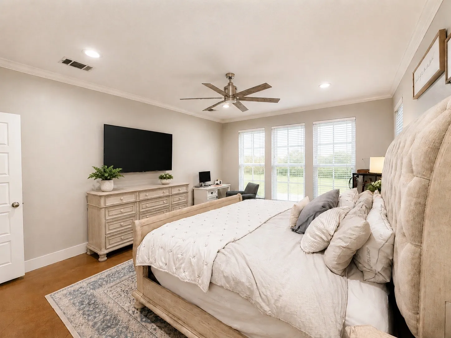 Single Family Residence For Sale in Ellis County , 7204 Montgomery Road, Midlothian, Texas 76065, 4 Bedroom, 3 Bathroom, 2 Garage spaces, 2,414 Sqft, built in 1999, mls#21343907, Real Estate Agent in Midlothian, Homes For Sale in Ellis county, Homes For Sale in Midlothian, Realtor in Midlothian Texas, Real Estate Brokerage Independent Realty Texas, Luminita Cordes Realtor