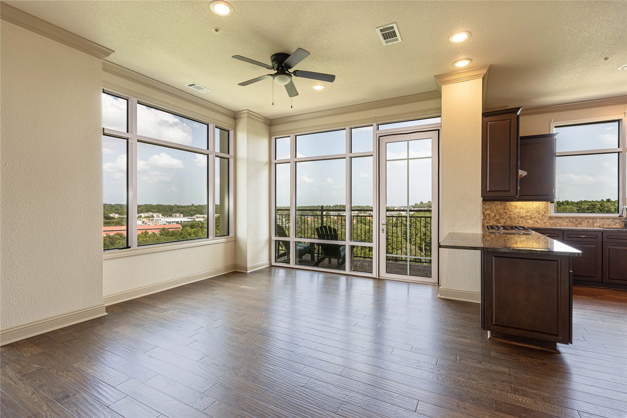 Condominium For Sale in Smith County , 2801 Wexford Drive 1006, Tyler, Texas 75709, 2 Bedroom, 2 Bathroom, 2 Garage spaces, 1,962 Sqft, built in 2008, mls#21350489, Real Estate Agent in Tyler, Homes For Sale in Smith county, Homes For Sale in Tyler, Realtor in Tyler Texas, Real Estate Brokerage Independent Realty Texas, Luminita Cordes Realtor