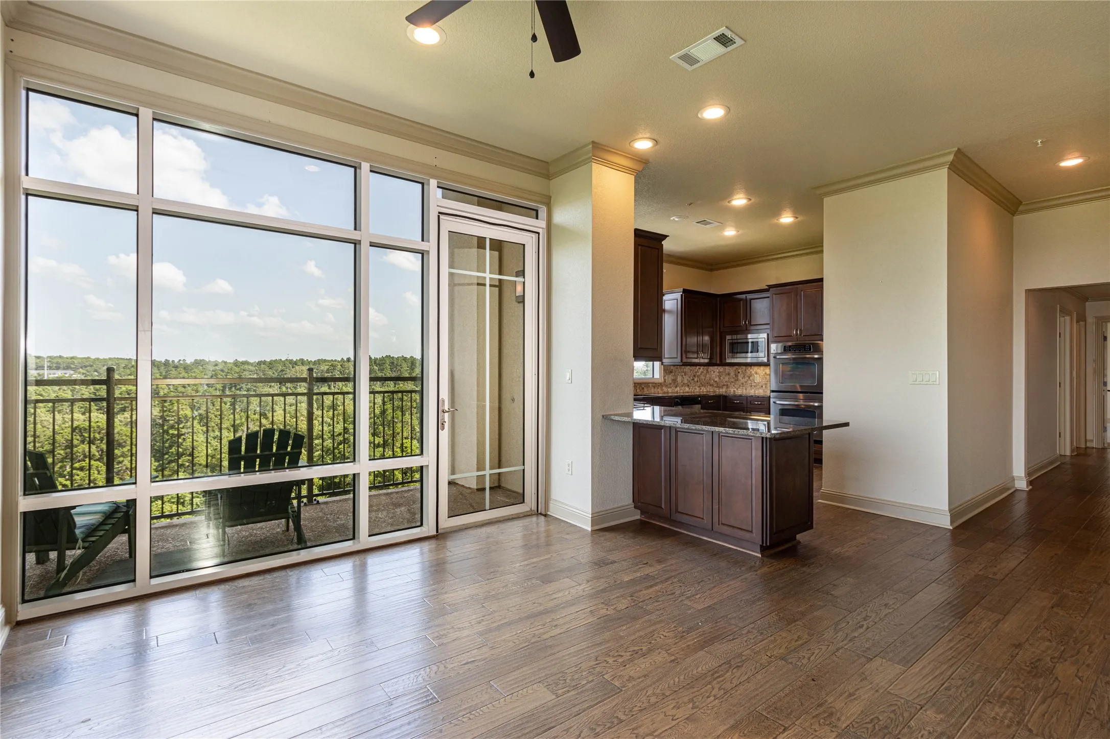 Condominium For Sale in Smith County , 2801 Wexford Drive 1006, Tyler, Texas 75709, 2 Bedroom, 2 Bathroom, 2 Garage spaces, 1,962 Sqft, built in 2008, mls#21350489, Real Estate Agent in Tyler, Homes For Sale in Smith county, Homes For Sale in Tyler, Realtor in Tyler Texas, Real Estate Brokerage Independent Realty Texas, Luminita Cordes Realtor