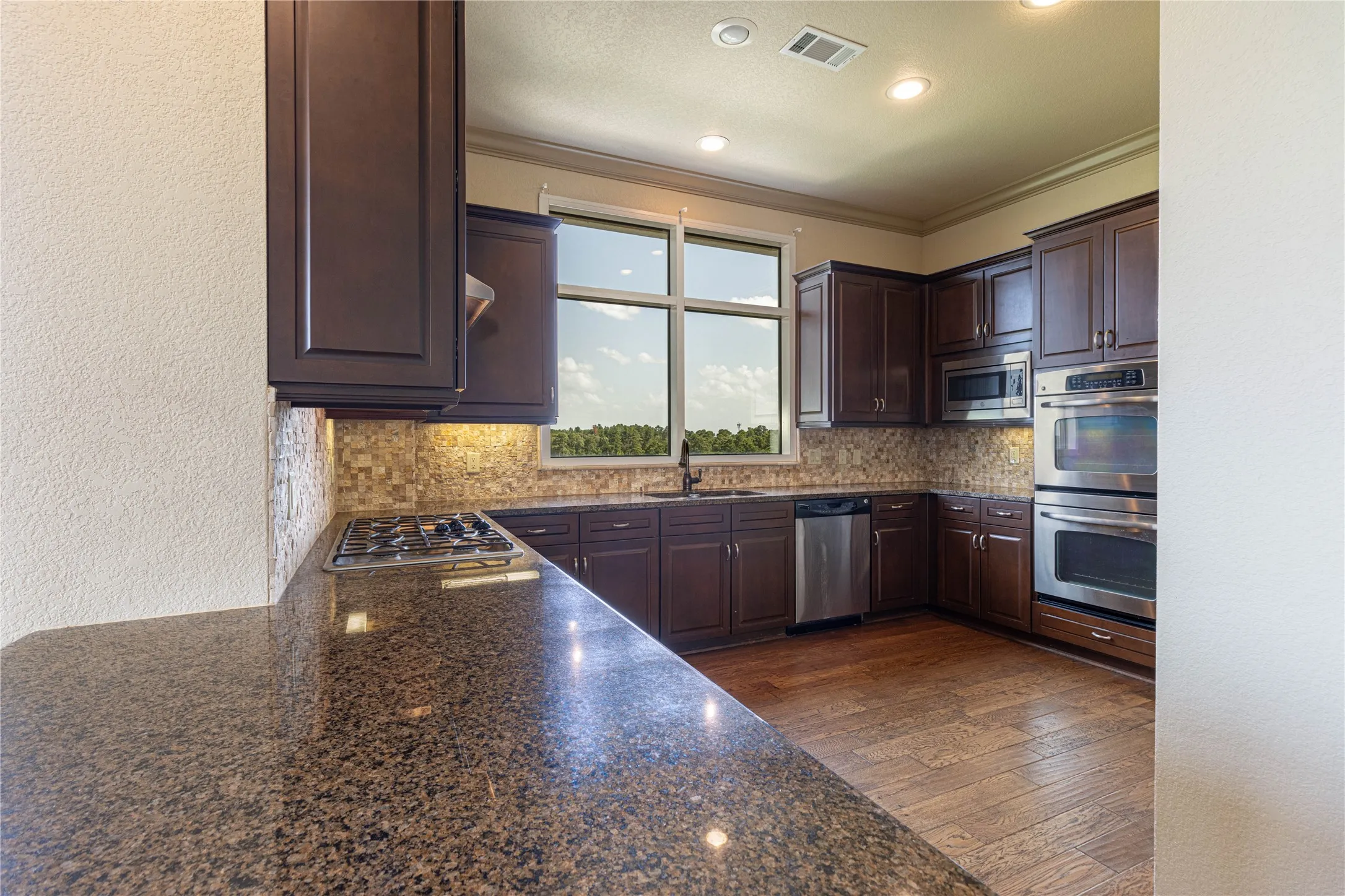 Condominium For Sale in Smith County , 2801 Wexford Drive 1006, Tyler, Texas 75709, 2 Bedroom, 2 Bathroom, 2 Garage spaces, 1,962 Sqft, built in 2008, mls#21350489, Real Estate Agent in Tyler, Homes For Sale in Smith county, Homes For Sale in Tyler, Realtor in Tyler Texas, Real Estate Brokerage Independent Realty Texas, Luminita Cordes Realtor