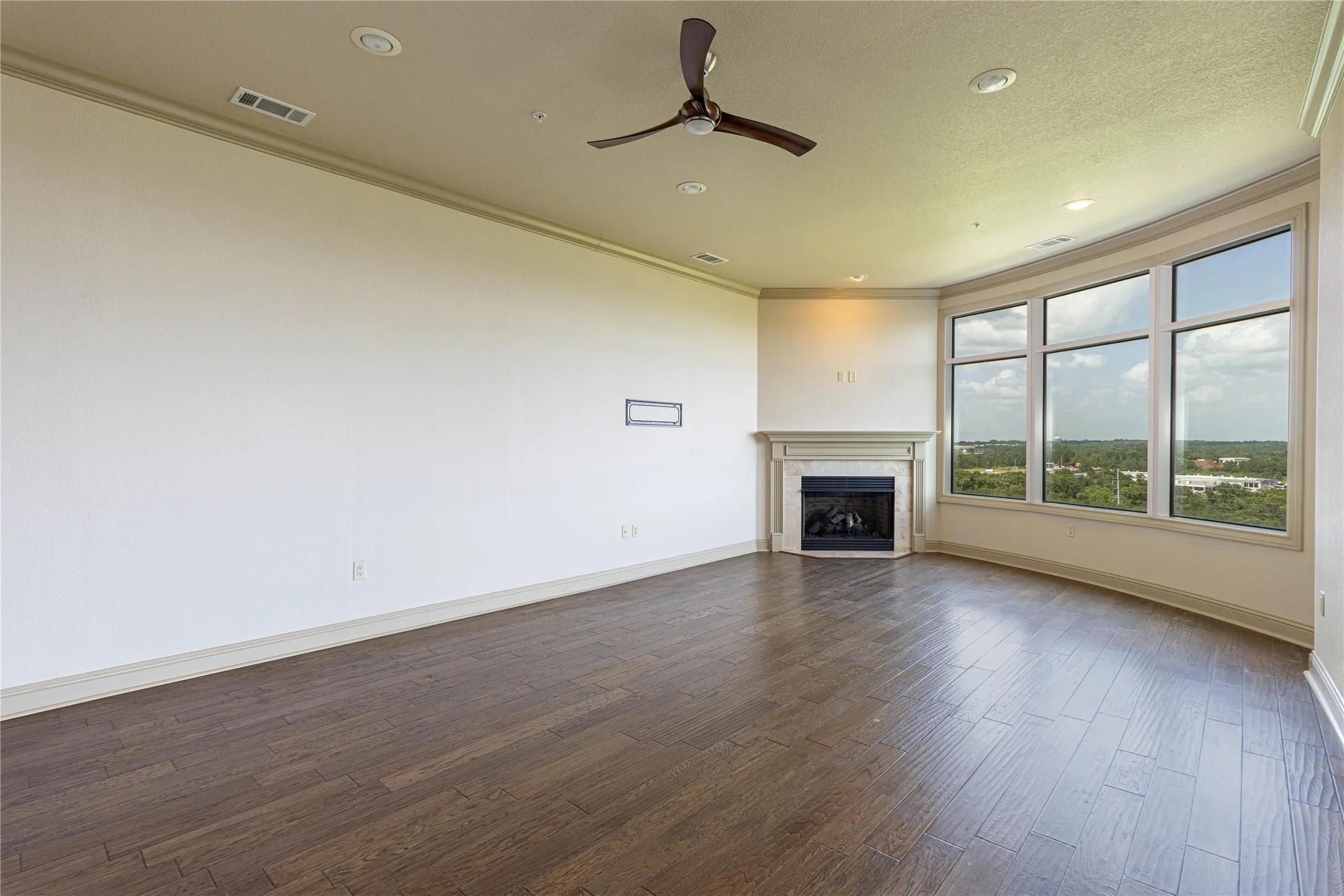 Condominium For Sale in Smith County , 2801 Wexford Drive 1006, Tyler, Texas 75709, 2 Bedroom, 2 Bathroom, 2 Garage spaces, 1,962 Sqft, built in 2008, mls#21350489, Real Estate Agent in Tyler, Homes For Sale in Smith county, Homes For Sale in Tyler, Realtor in Tyler Texas, Real Estate Brokerage Independent Realty Texas, Luminita Cordes Realtor