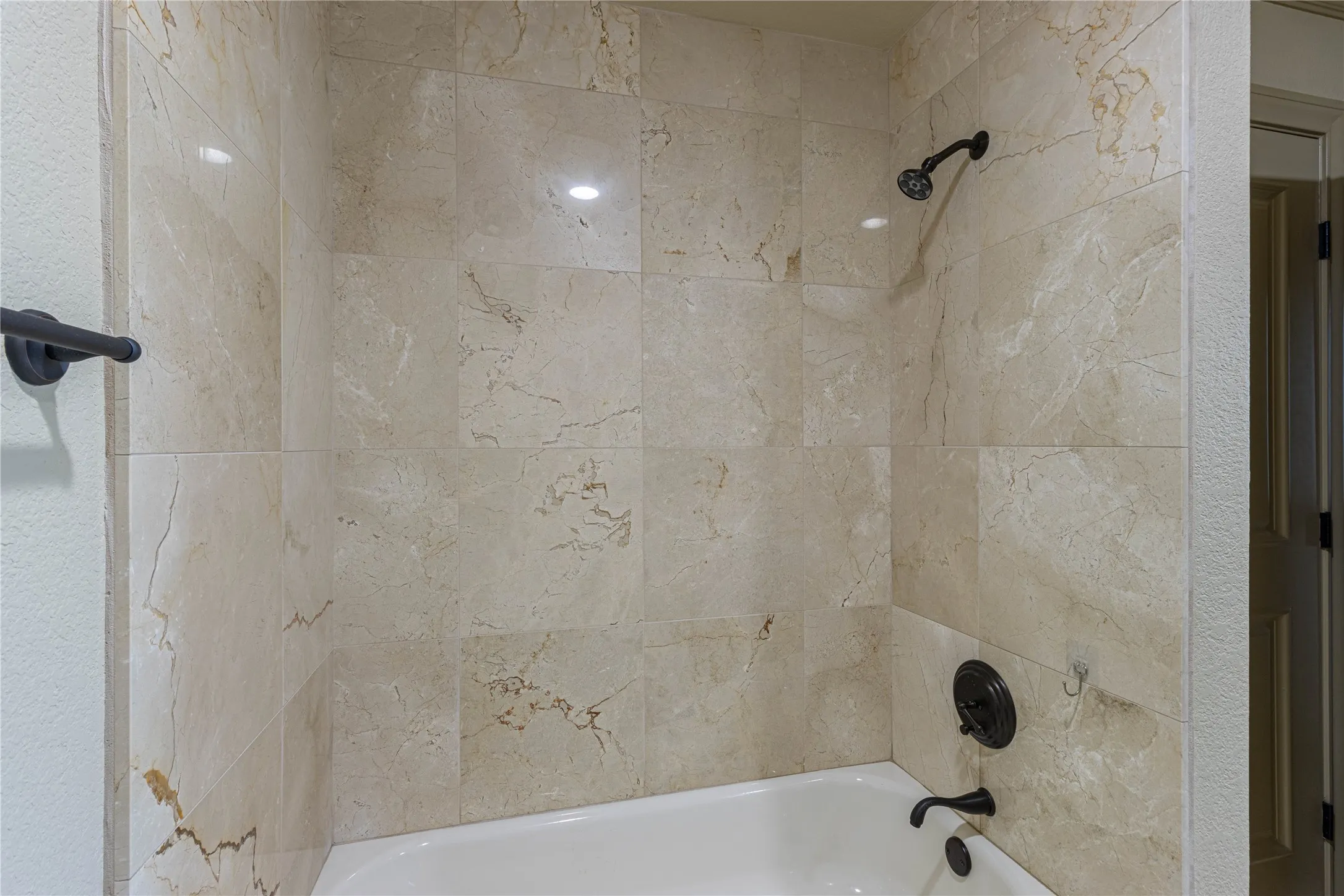 Condominium For Sale in Smith County , 2801 Wexford Drive 1006, Tyler, Texas 75709, 2 Bedroom, 2 Bathroom, 2 Garage spaces, 1,962 Sqft, built in 2008, mls#21350489, Real Estate Agent in Tyler, Homes For Sale in Smith county, Homes For Sale in Tyler, Realtor in Tyler Texas, Real Estate Brokerage Independent Realty Texas, Luminita Cordes Realtor
