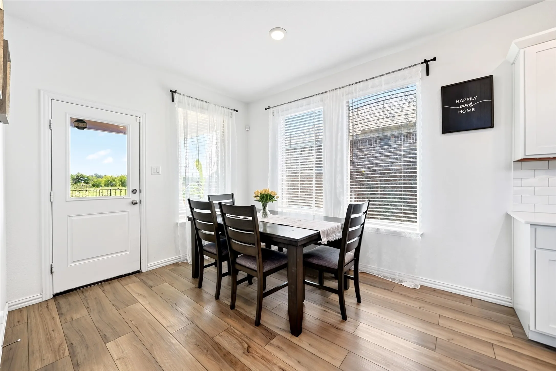 Single Family Residence For Sale in Denton County , 1212 Western Yarrow Avenue, Justin, Texas 76247, 4 Bedroom, 3 Bathroom, 2 Garage spaces, 2,289 Sqft, built in 2022, mls#21346937, Real Estate Agent in Justin, Homes For Sale in Denton county, Homes For Sale in Justin, Realtor in Justin Texas, Real Estate Brokerage Independent Realty Texas, Luminita Cordes Realtor