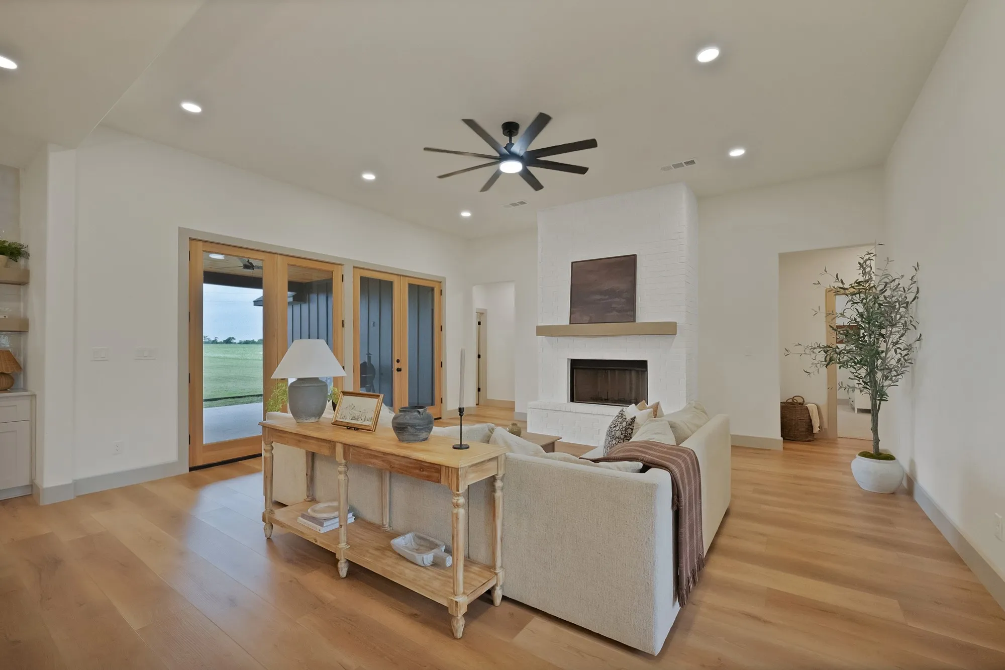 Single Family Residence For Sale in Wise County , 664 County Road 379, Decatur, Texas 76234, 6 Bedroom, 4 Bathroom, 2 Garage spaces, 3,134 Sqft, built in 2024, mls#21350400, Real Estate Agent in Decatur, Homes For Sale in Wise county, Homes For Sale in Decatur, Realtor in Decatur Texas, Real Estate Brokerage Independent Realty Texas, Luminita Cordes Realtor