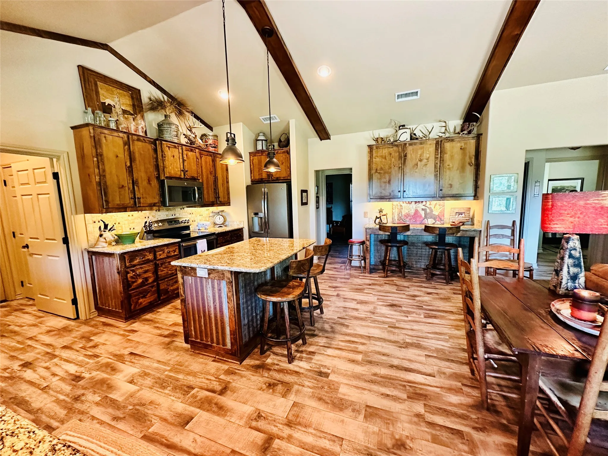 Single Family Residence For Sale in Coleman County , 2017 CR 188, Cross Plains, Texas 76443, 3 Bedroom, 2 Bathroom, 2 Garage spaces, 1,440 Sqft, built in 2014, mls#21349960, Real Estate Agent in Cross Plains, Homes For Sale in Coleman county, Homes For Sale in Cross Plains, Realtor in Cross Plains Texas, Real Estate Brokerage Independent Realty Texas, Luminita Cordes Realtor
