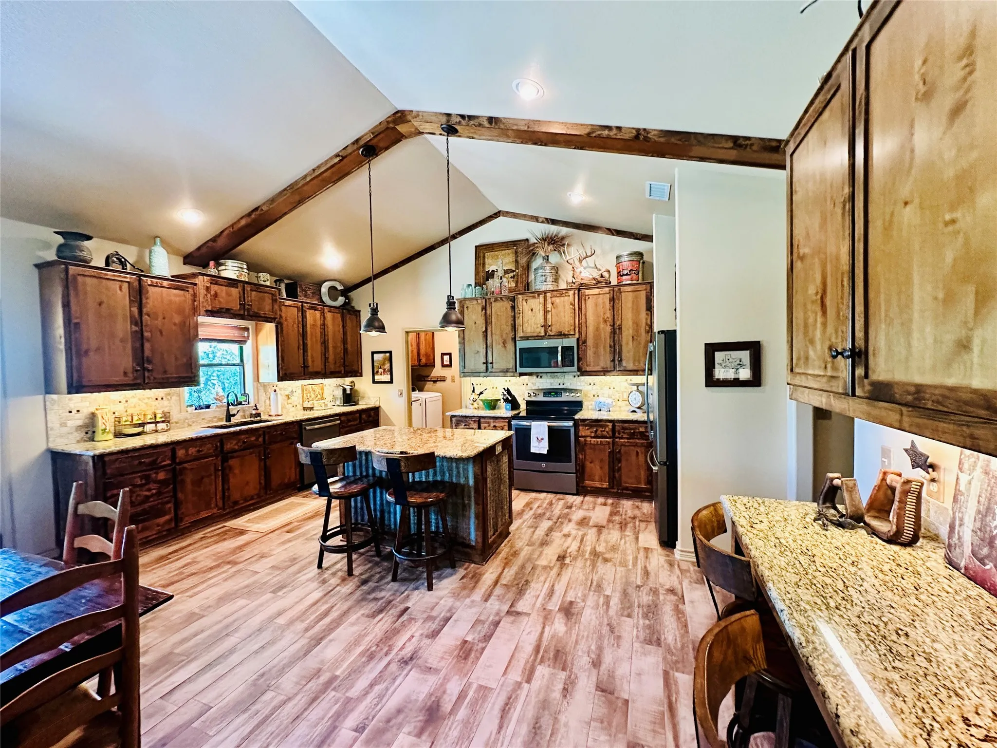 Single Family Residence For Sale in Coleman County , 2017 CR 188, Cross Plains, Texas 76443, 3 Bedroom, 2 Bathroom, 2 Garage spaces, 1,440 Sqft, built in 2014, mls#21349960, Real Estate Agent in Cross Plains, Homes For Sale in Coleman county, Homes For Sale in Cross Plains, Realtor in Cross Plains Texas, Real Estate Brokerage Independent Realty Texas, Luminita Cordes Realtor