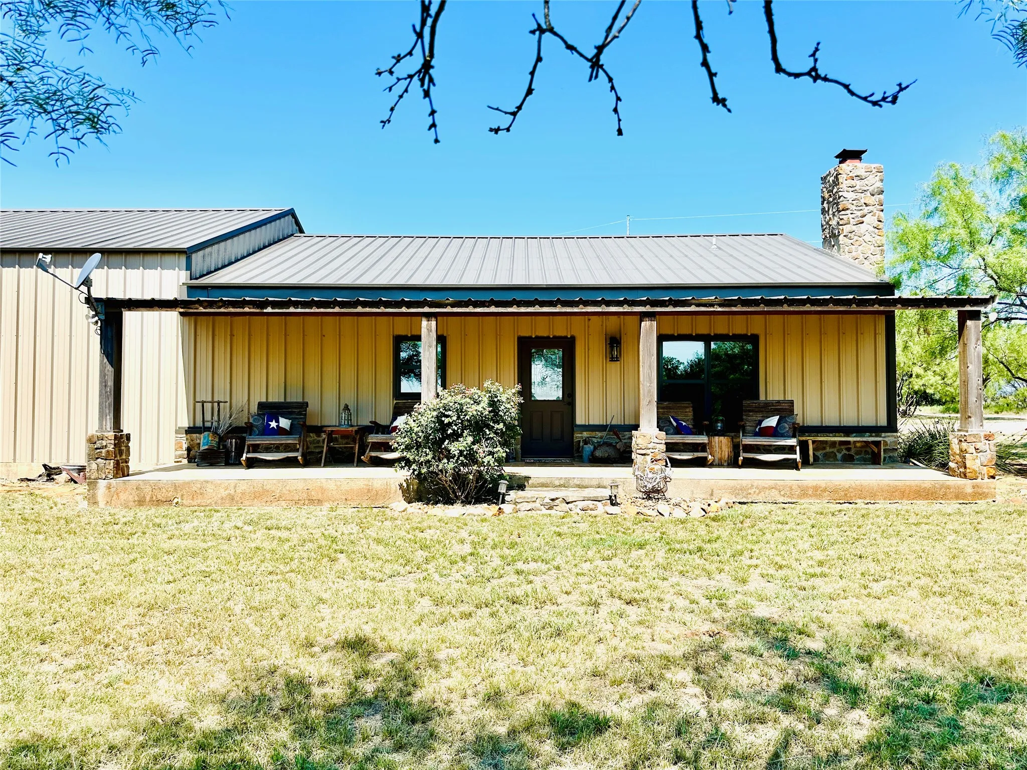 Single Family Residence For Sale in Coleman County , 2017 CR 188, Cross Plains, Texas 76443, 3 Bedroom, 2 Bathroom, 2 Garage spaces, 1,440 Sqft, built in 2014, mls#21349960, Real Estate Agent in Cross Plains, Homes For Sale in Coleman county, Homes For Sale in Cross Plains, Realtor in Cross Plains Texas, Real Estate Brokerage Independent Realty Texas, Luminita Cordes Realtor