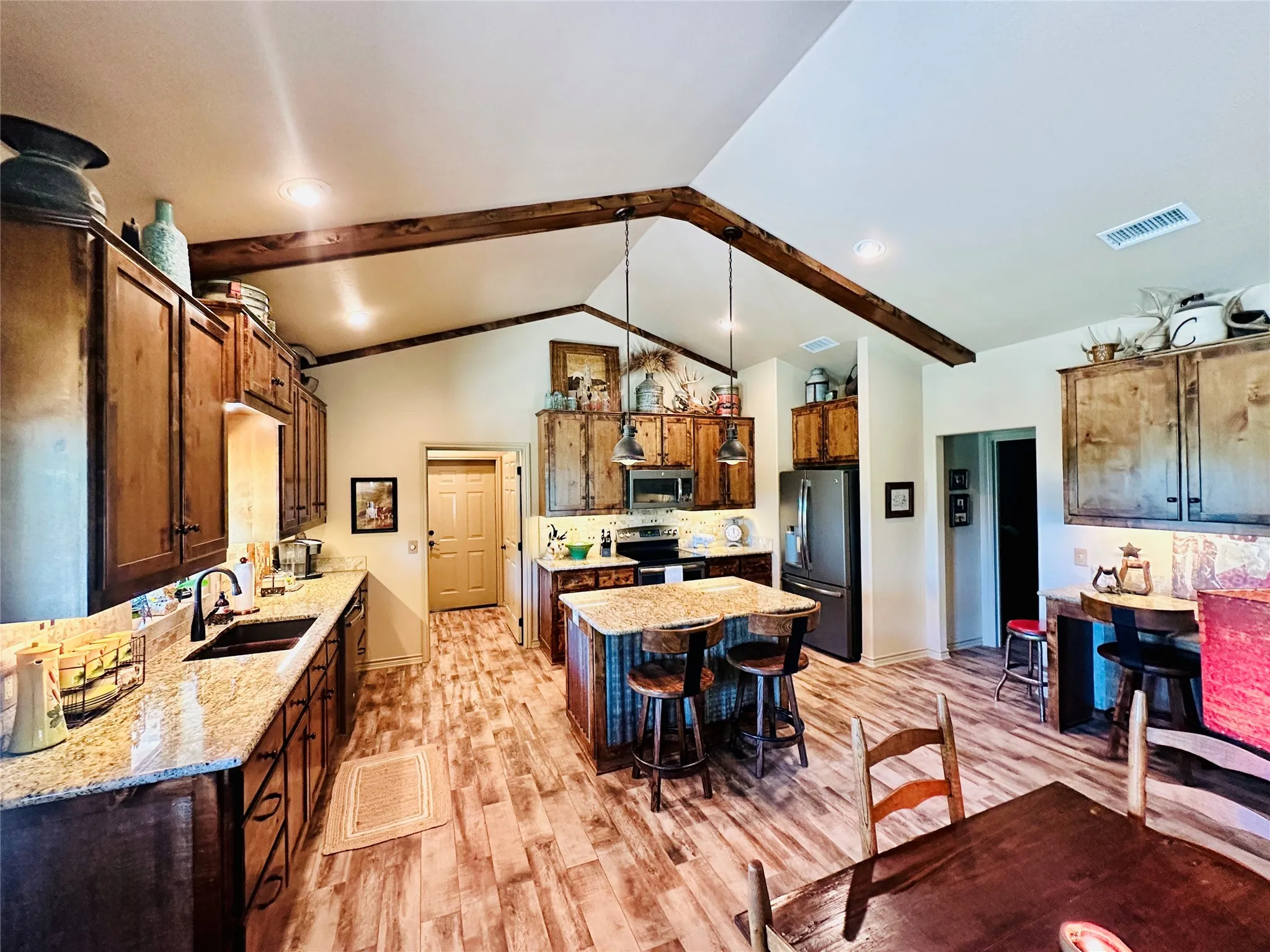 Single Family Residence For Sale in Coleman County , 2017 CR 188, Cross Plains, Texas 76443, 3 Bedroom, 2 Bathroom, 2 Garage spaces, 1,440 Sqft, built in 2014, mls#21349960, Real Estate Agent in Cross Plains, Homes For Sale in Coleman county, Homes For Sale in Cross Plains, Realtor in Cross Plains Texas, Real Estate Brokerage Independent Realty Texas, Luminita Cordes Realtor