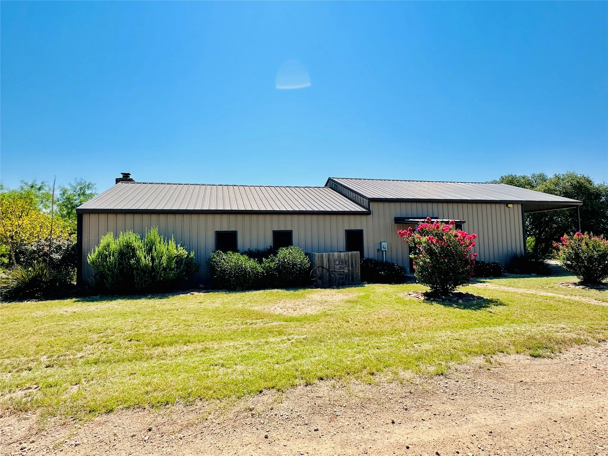 Single Family Residence For Sale in Coleman County , 2017 CR 188, Cross Plains, Texas 76443, 3 Bedroom, 2 Bathroom, 2 Garage spaces, 1,440 Sqft, built in 2014, mls#21349960, Real Estate Agent in Cross Plains, Homes For Sale in Coleman county, Homes For Sale in Cross Plains, Realtor in Cross Plains Texas, Real Estate Brokerage Independent Realty Texas, Luminita Cordes Realtor